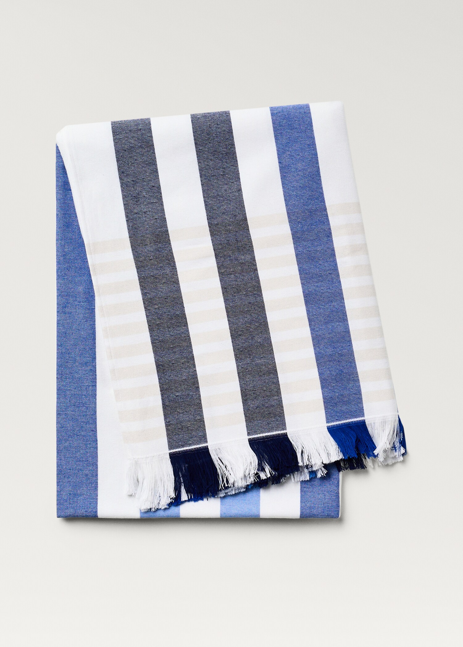 Beach towel with multi-coloured stripes and fringes - Article without model