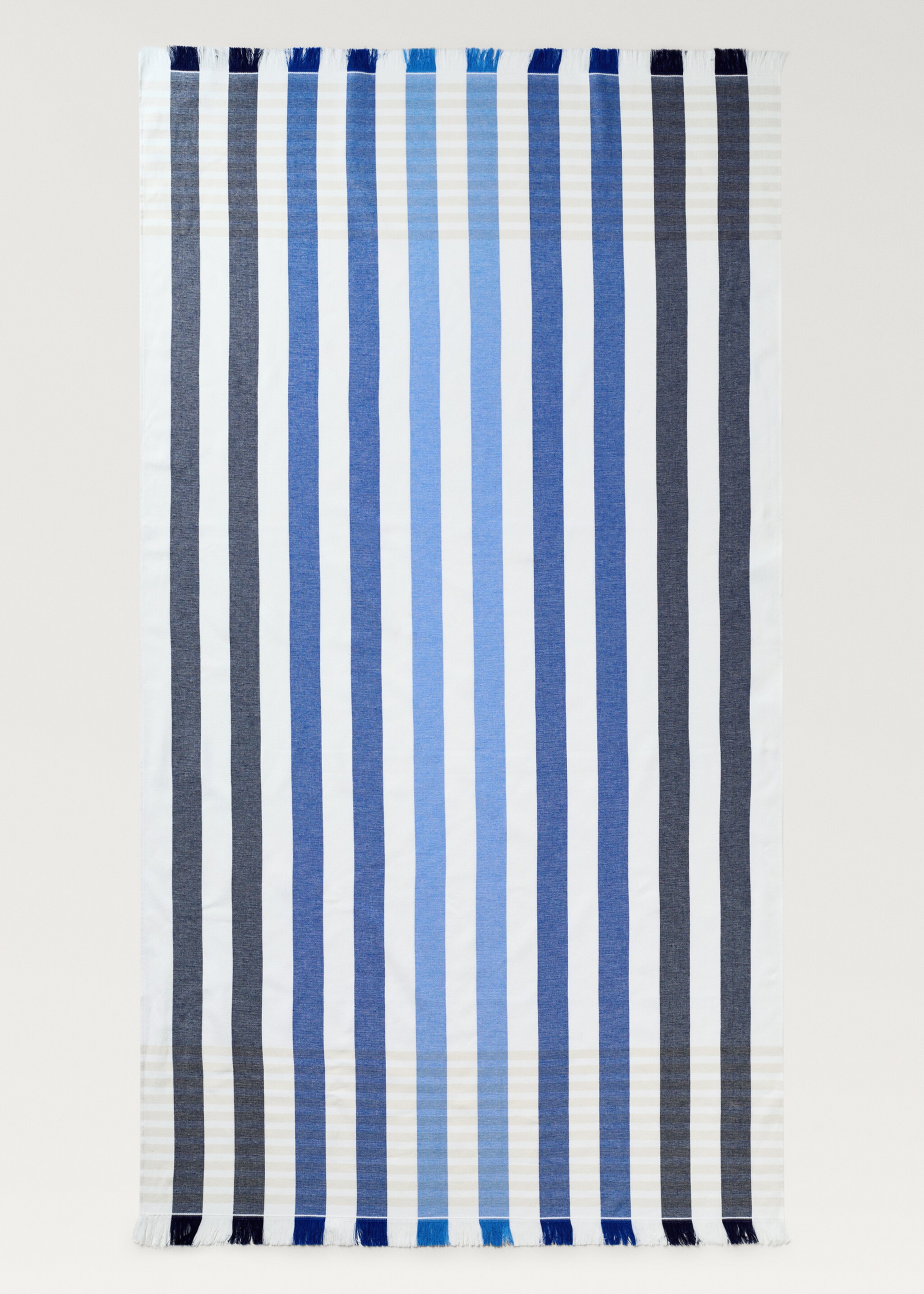 Beach towel with multi-coloured stripes and fringes - Details of the article 3, Blue. Ref: 87046728-00.