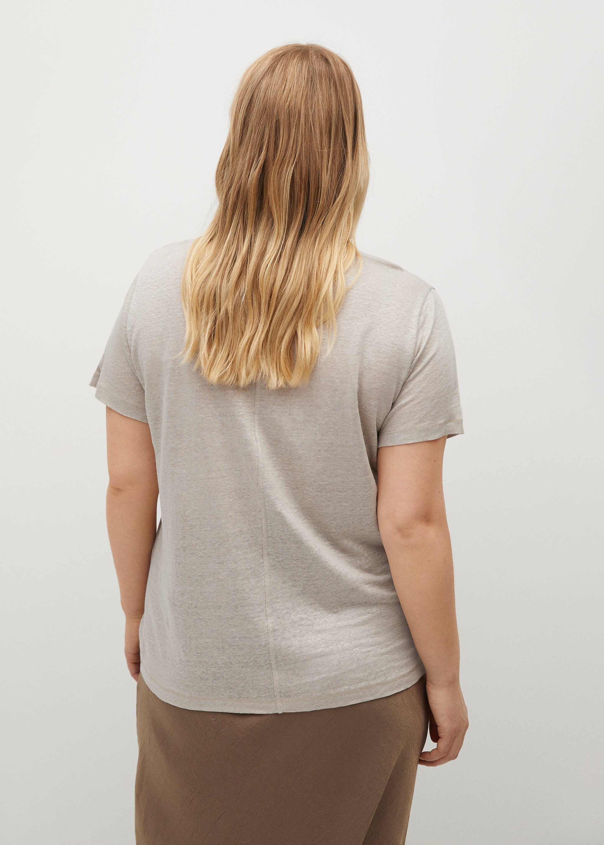 V-neck linen t-shirt - Reverse of the article