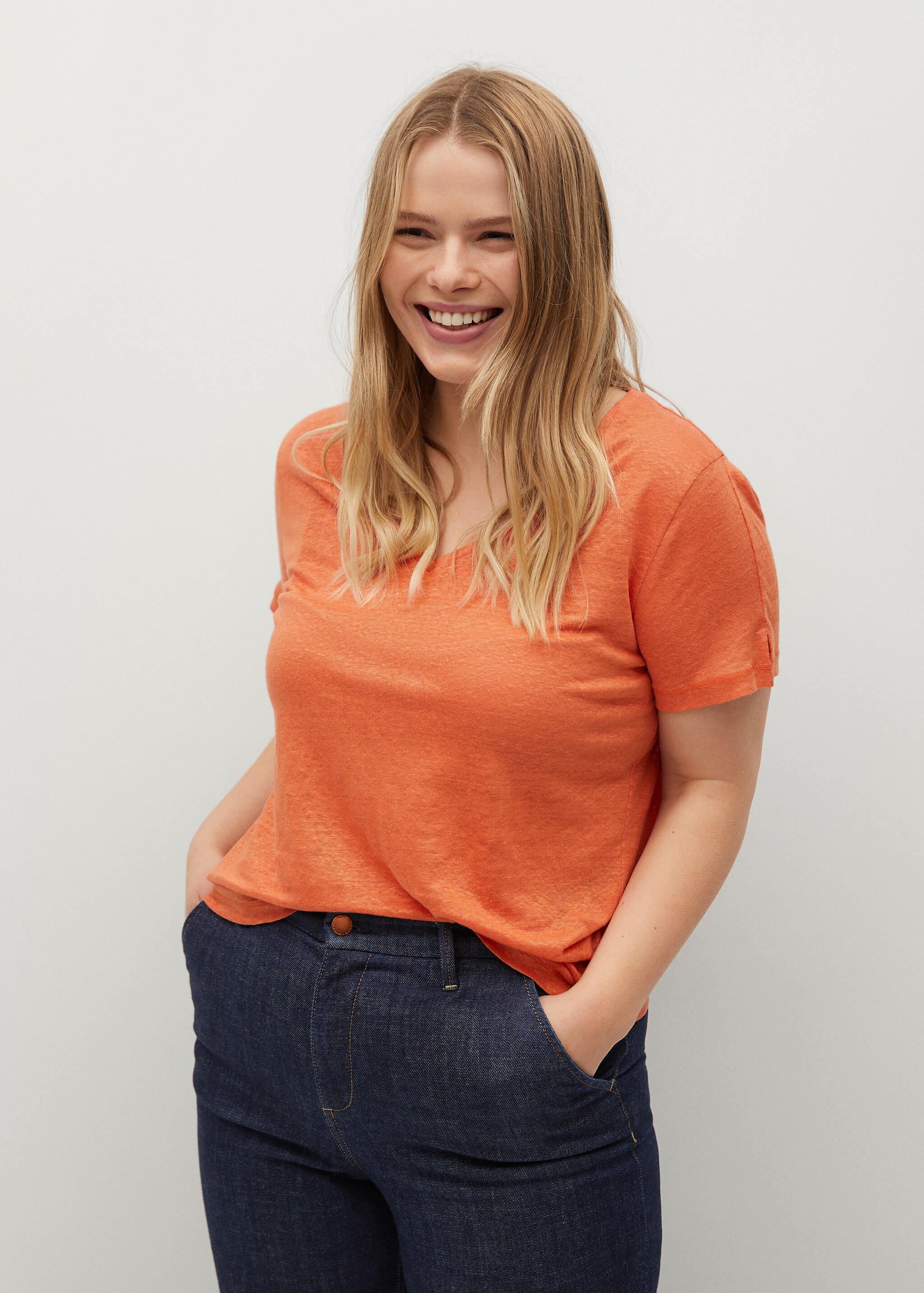 V-neck linen t-shirt - Medium plane