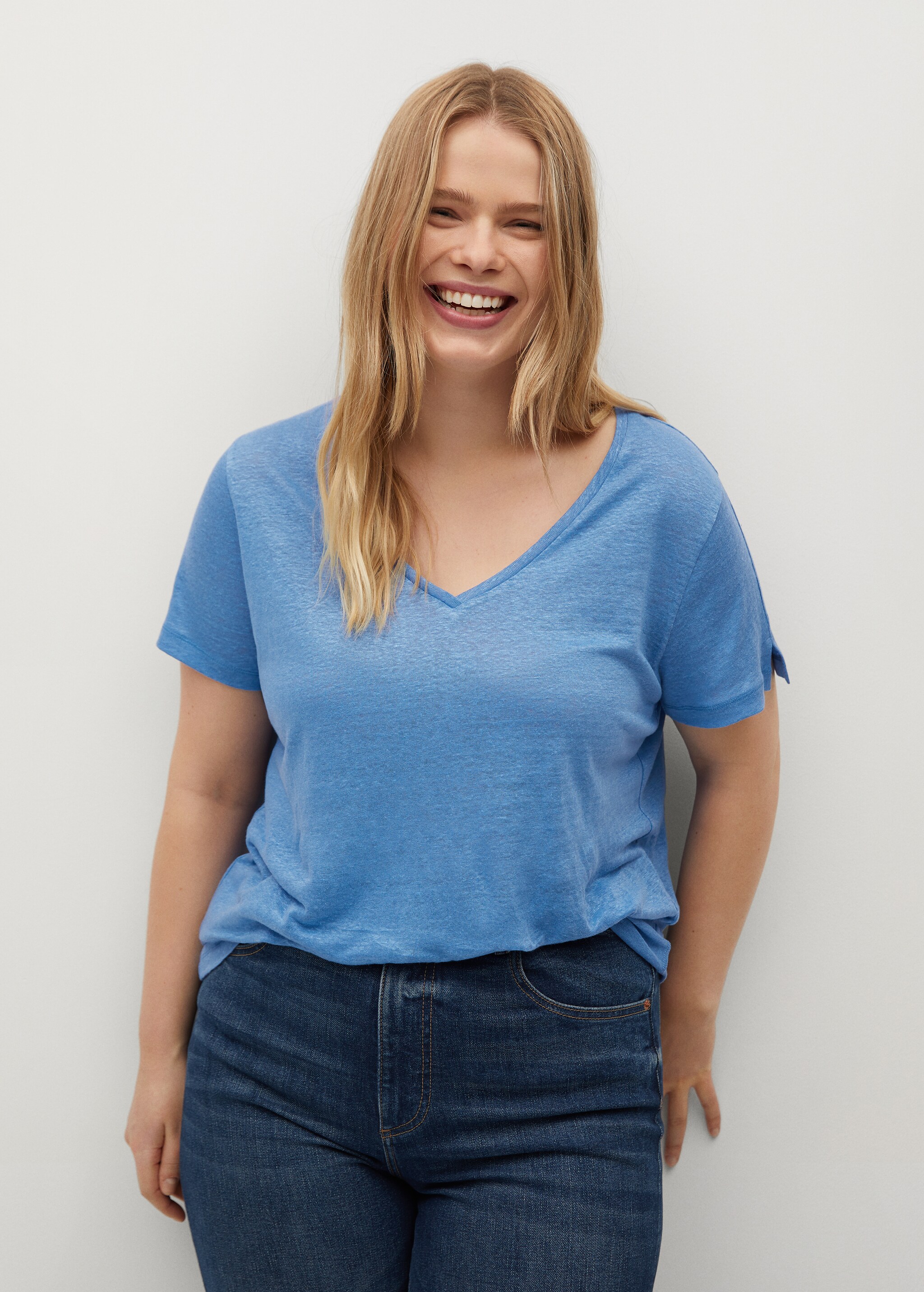 V-neck linen t-shirt - Medium plane