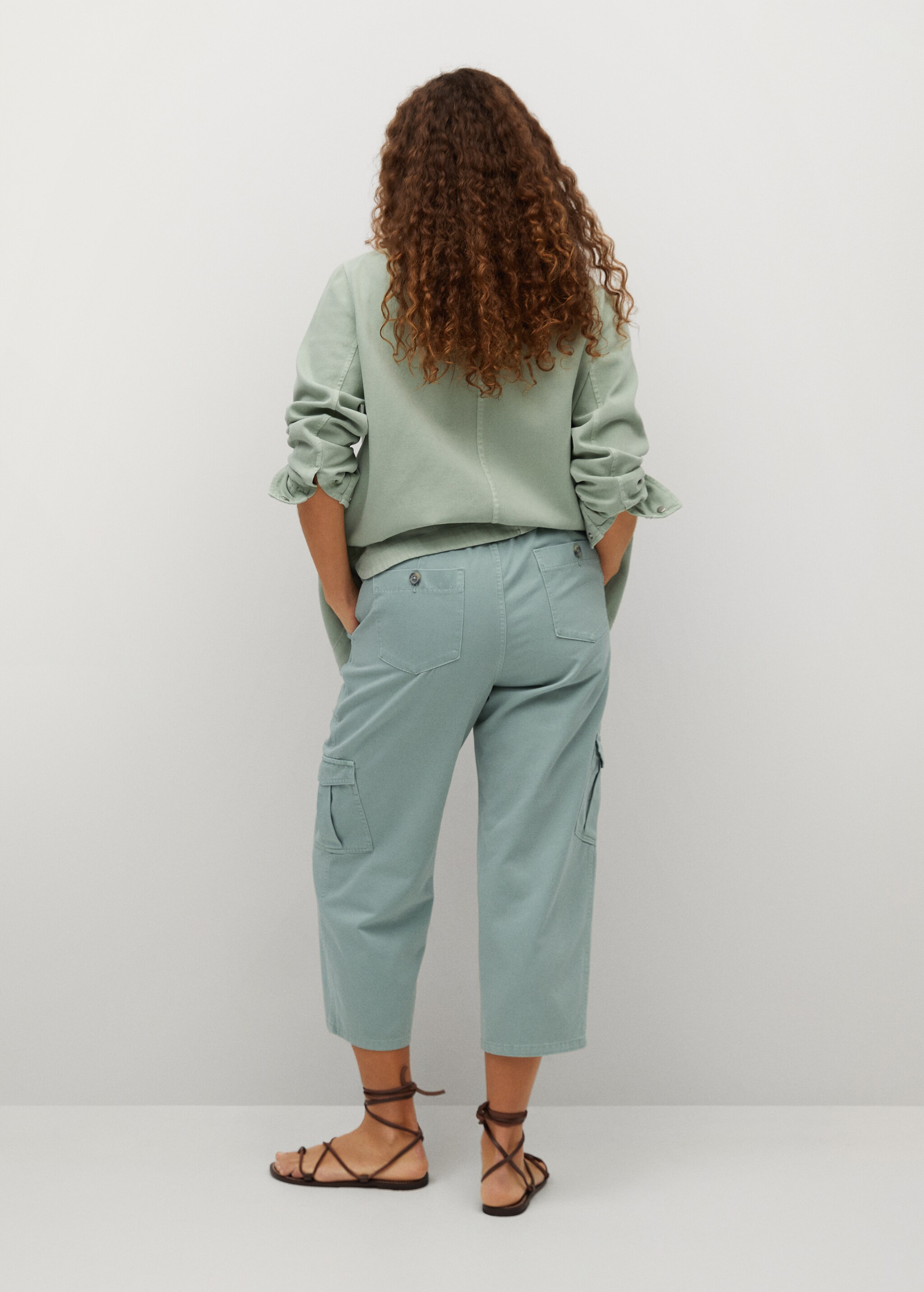 Jeans cargo crop - Reverso del artículo
