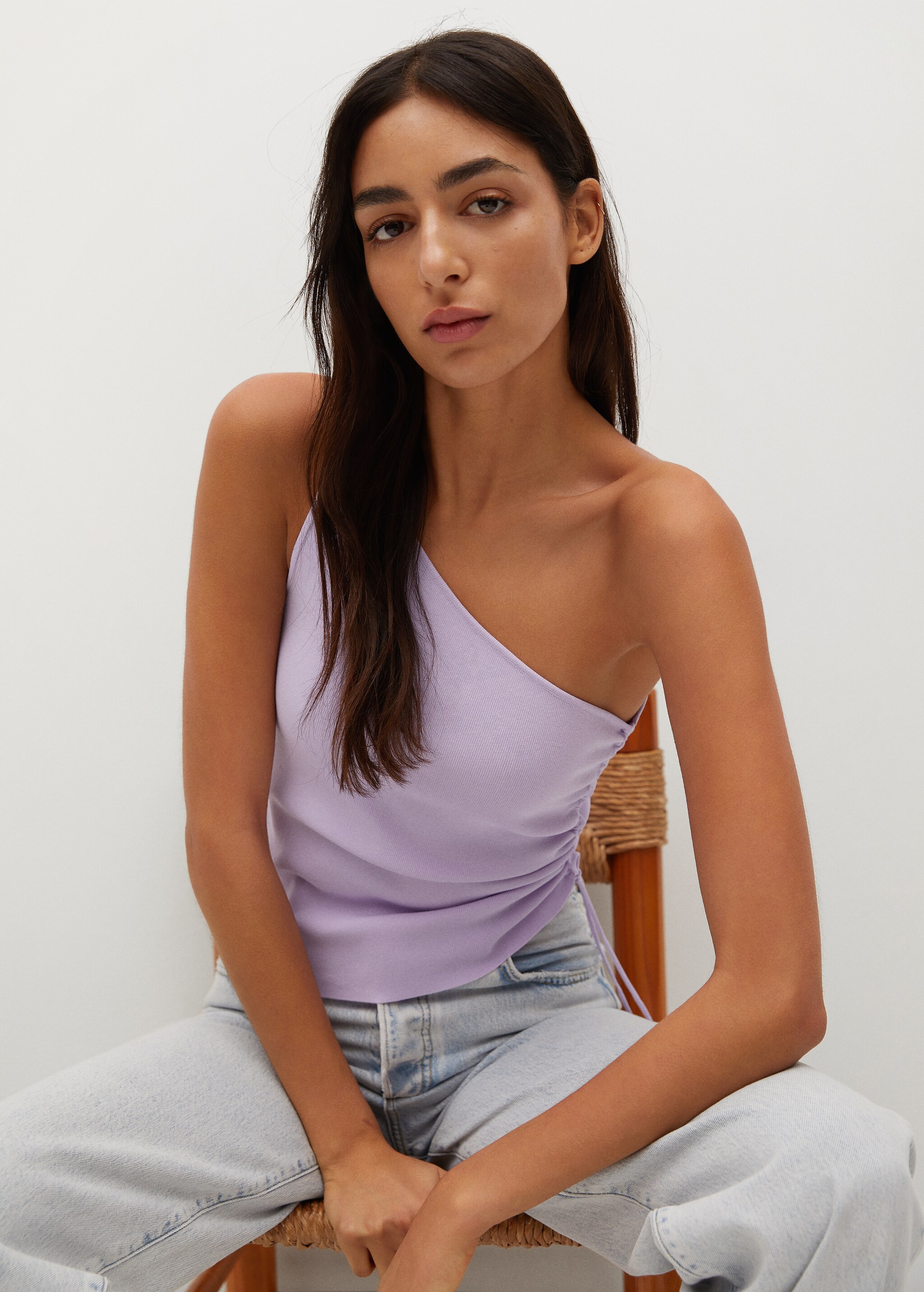 Asymmetric design top - Details of the article 3