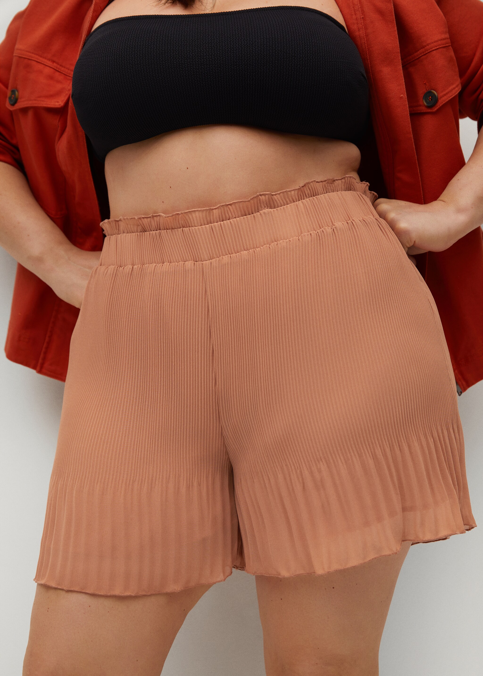 Short plisado - Plano medio