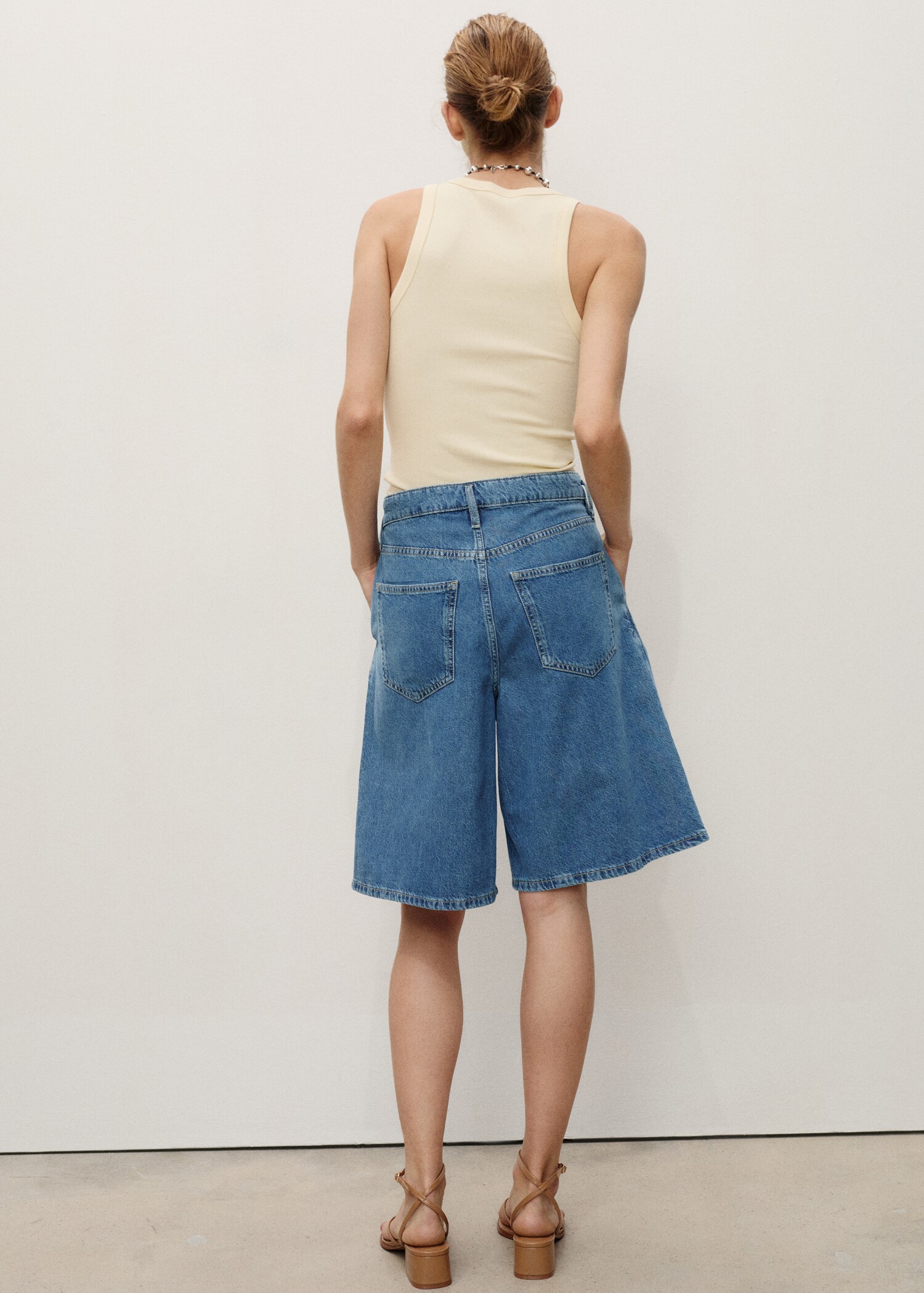 Pleated denim bermuda jorts - Reverse of the article