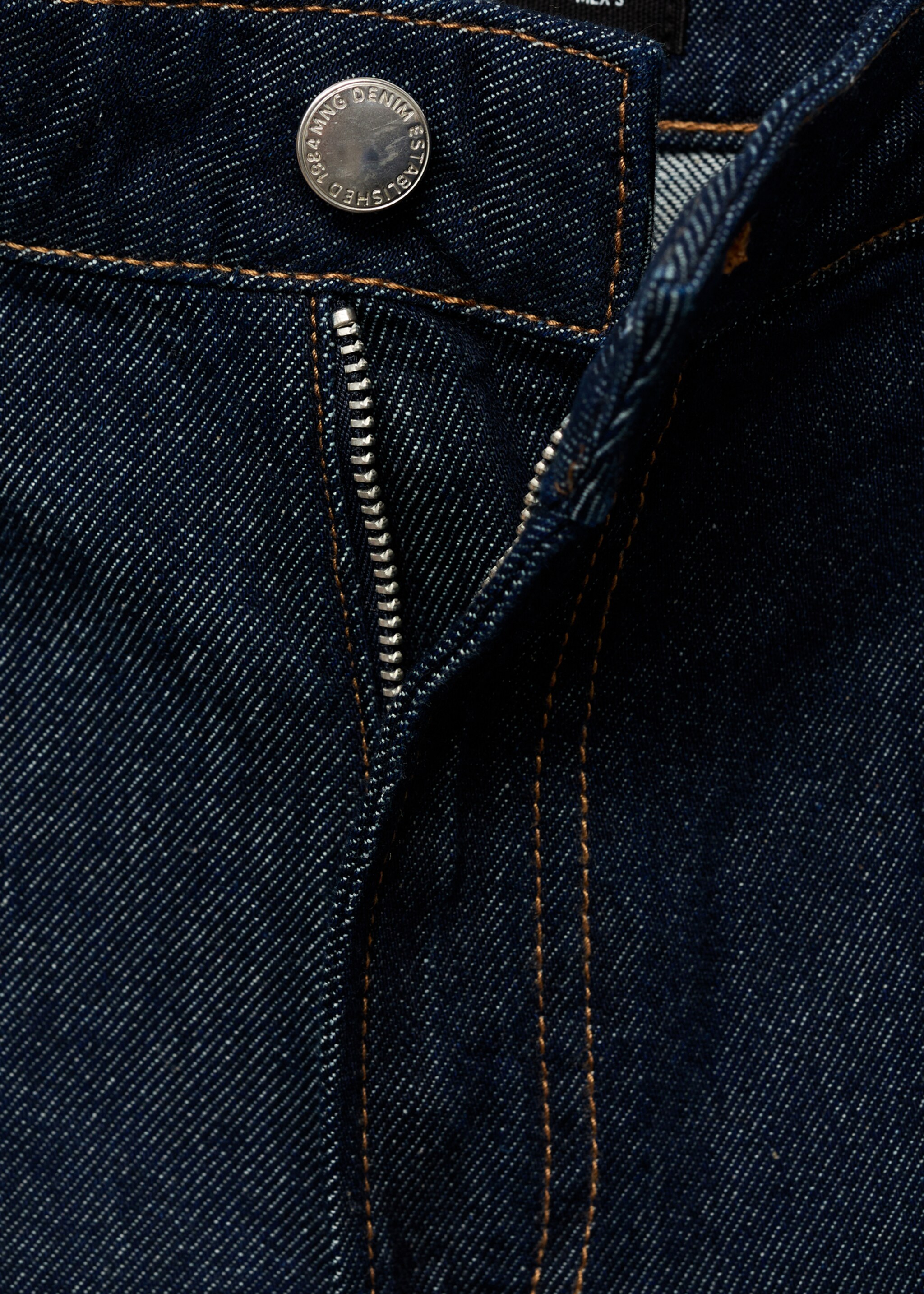 High-waisted denim bermuda jorts - Details of the article 8, Open Blue. Ref: 87047177-00.