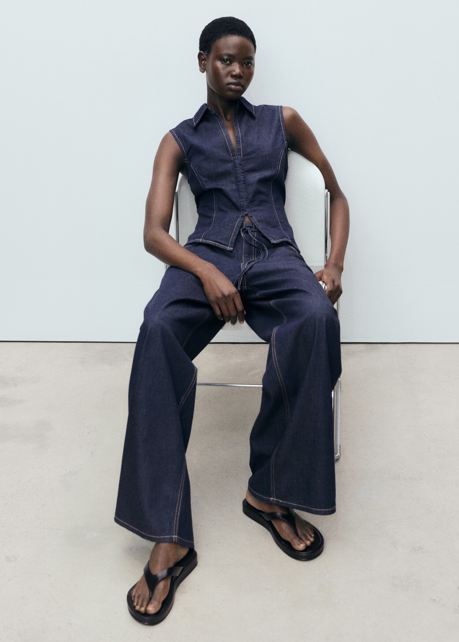 Wide-leg denim trousers with belt - Details of the article 2