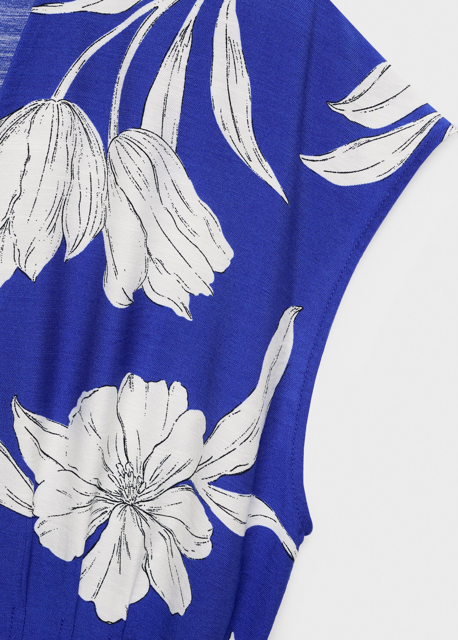 Printed long jumpsuit with belt - Details of the article 0