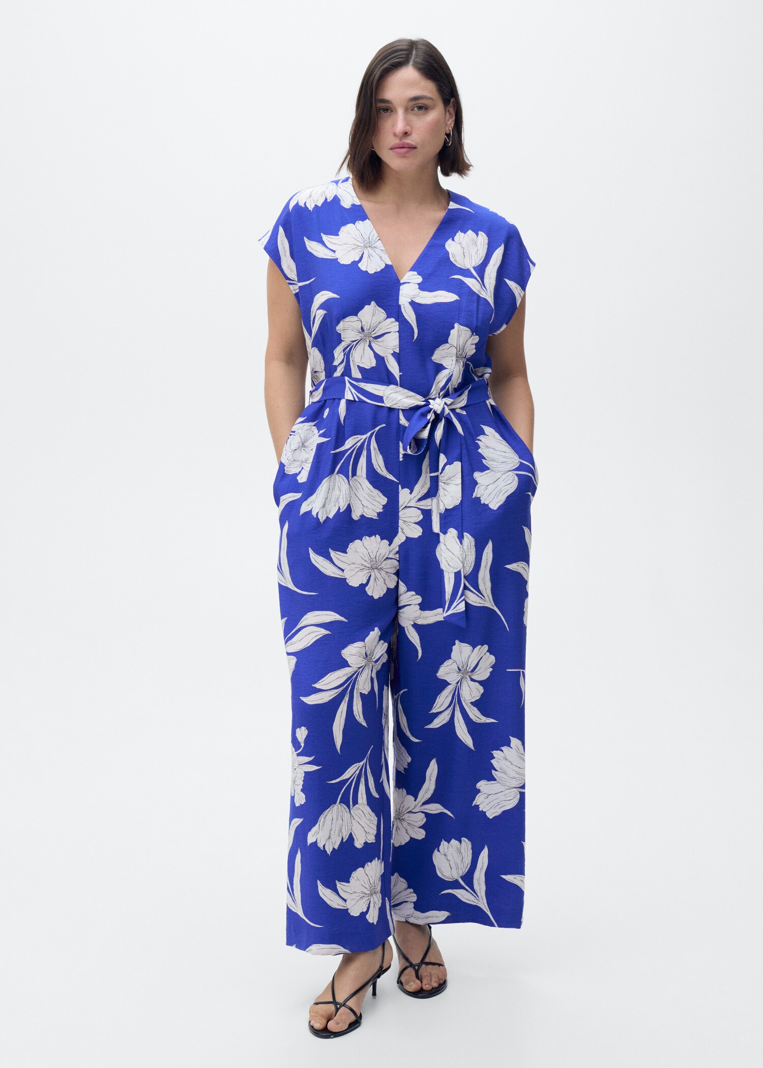 Printed long jumpsuit with belt - Details of the article 3