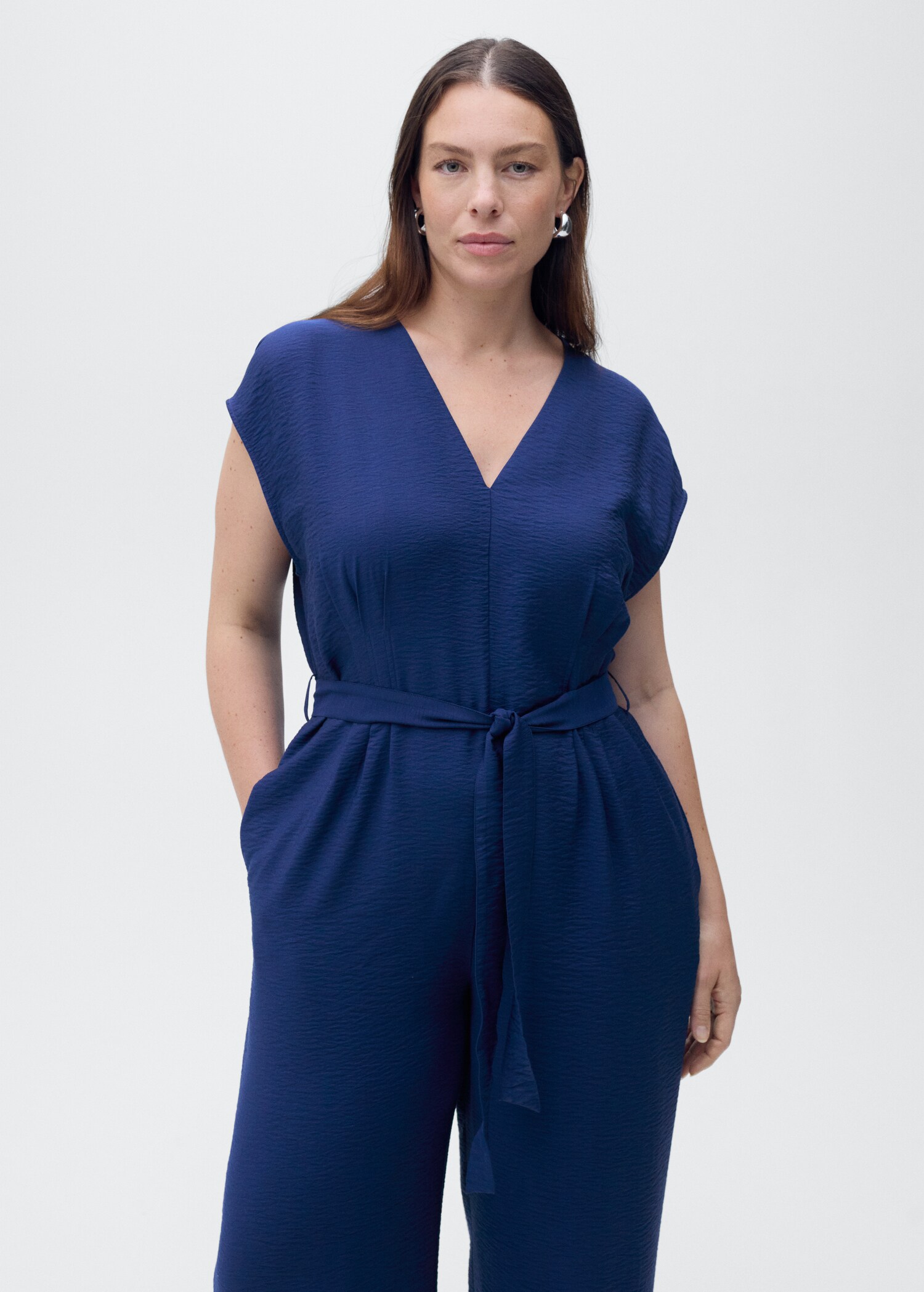 Printed long jumpsuit with belt - Details of the article 5