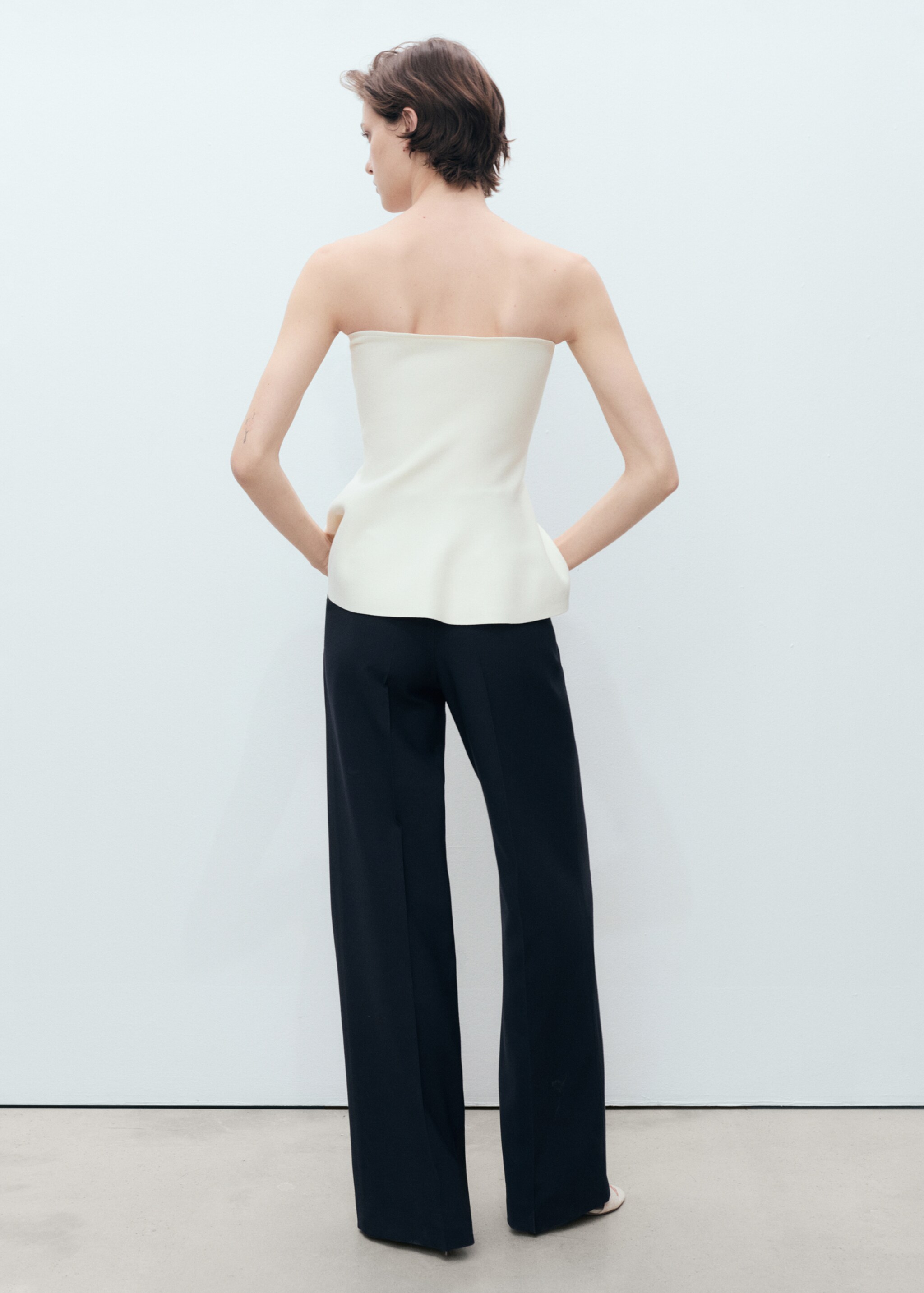 Straight-fit trousers with contrasting buttons - Reverse of the article, Navy. Ref: 87047196-00.