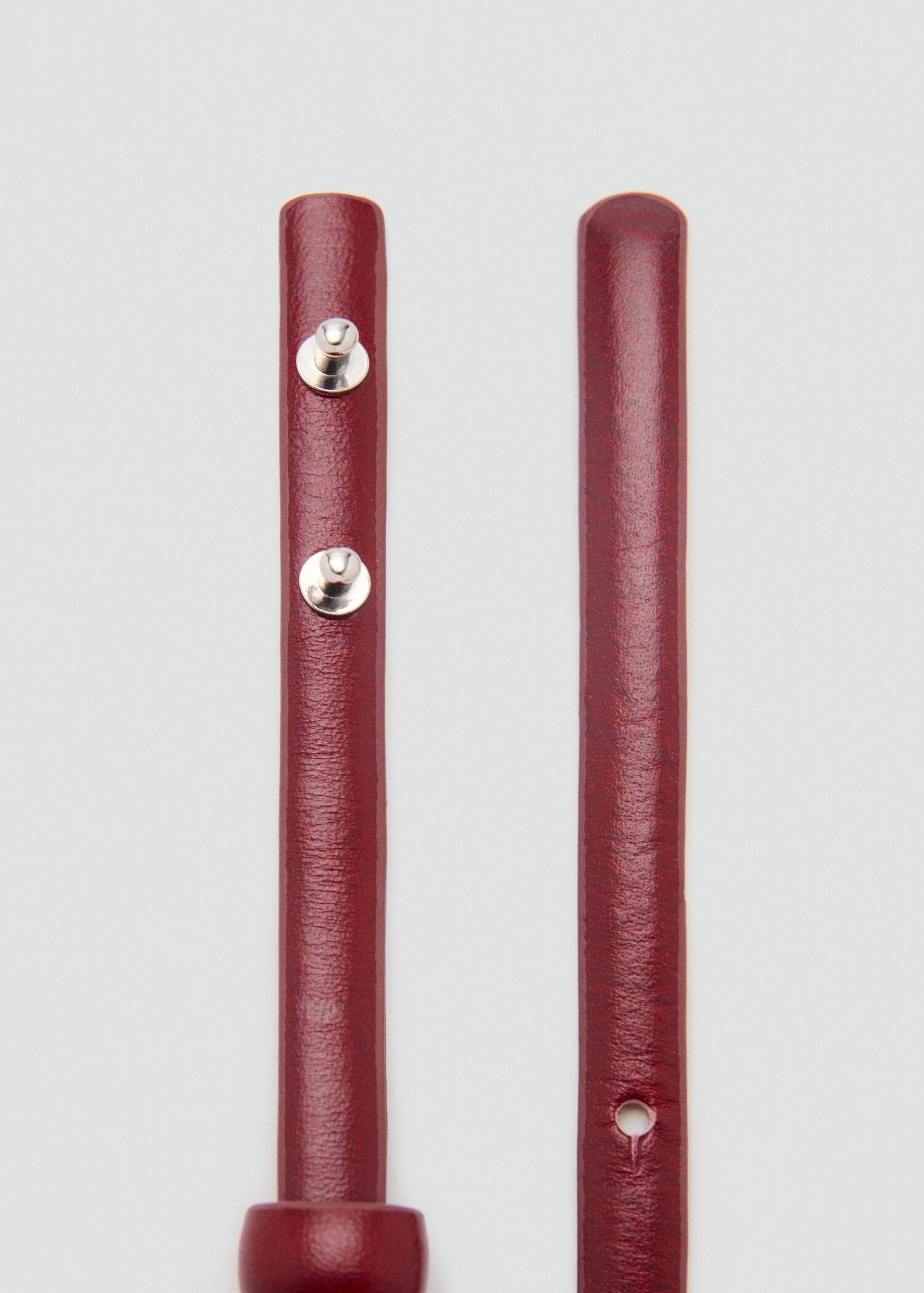 Thin leather belt with metal piece - Details of the article 2