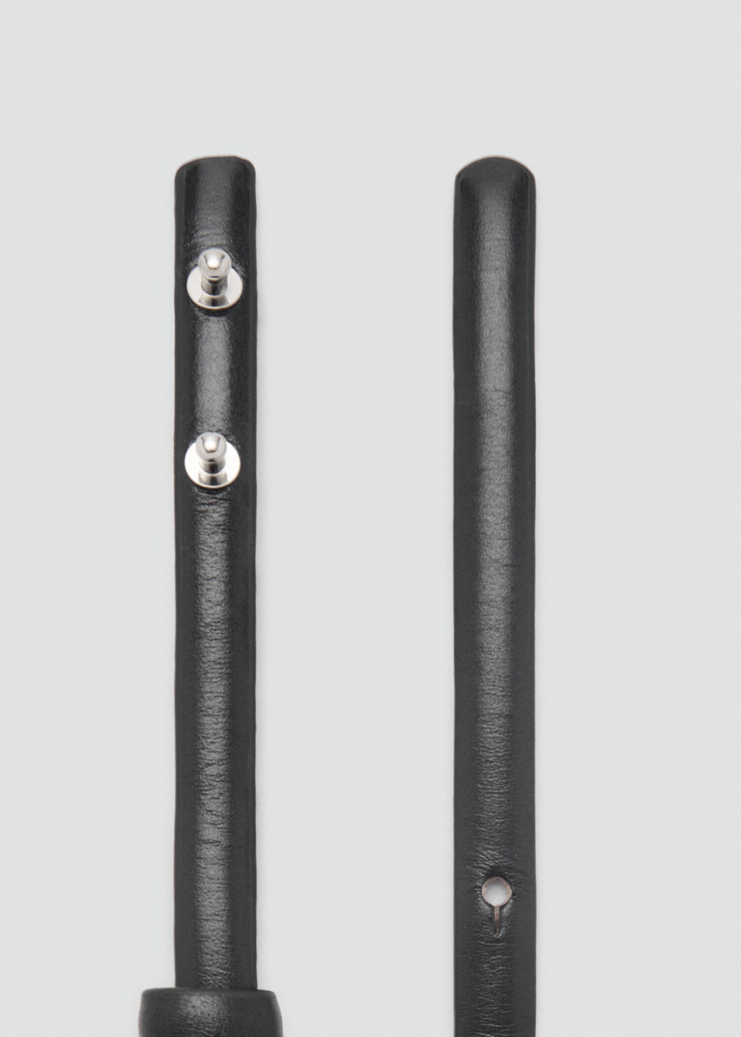 Thin leather belt with metal piece - Details of the article 2