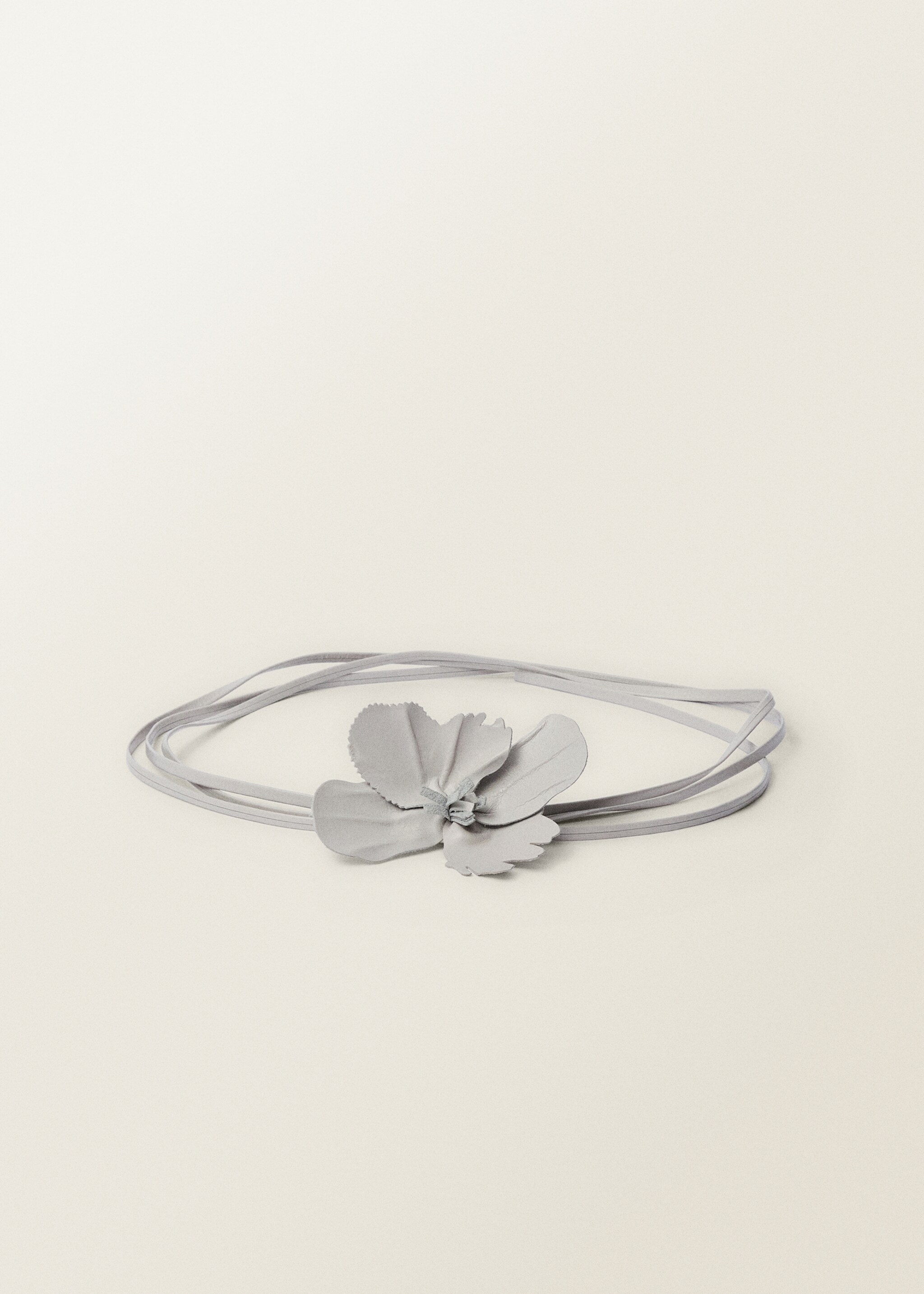 Dunne leren riem met bloemdetail - Artikel zonder model, Grijs. Ref: 87047714-00.