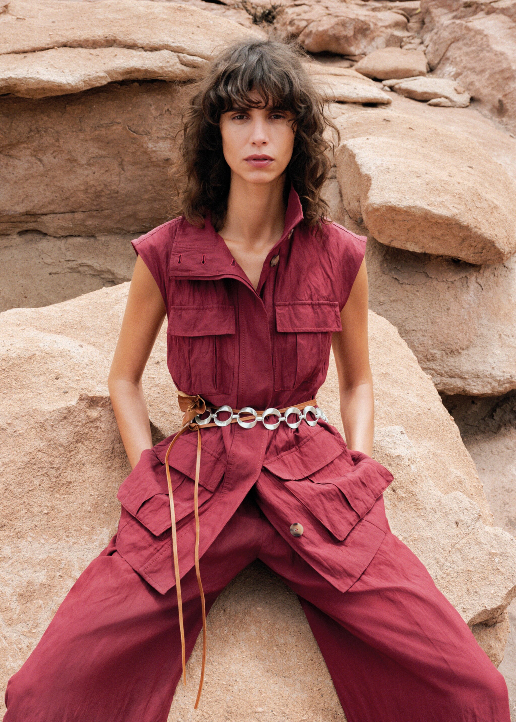 Obleková vesta se zmačkaným efektem a kapsami - Detail zboží 5, Červené víno. Ref: 87047718-00.