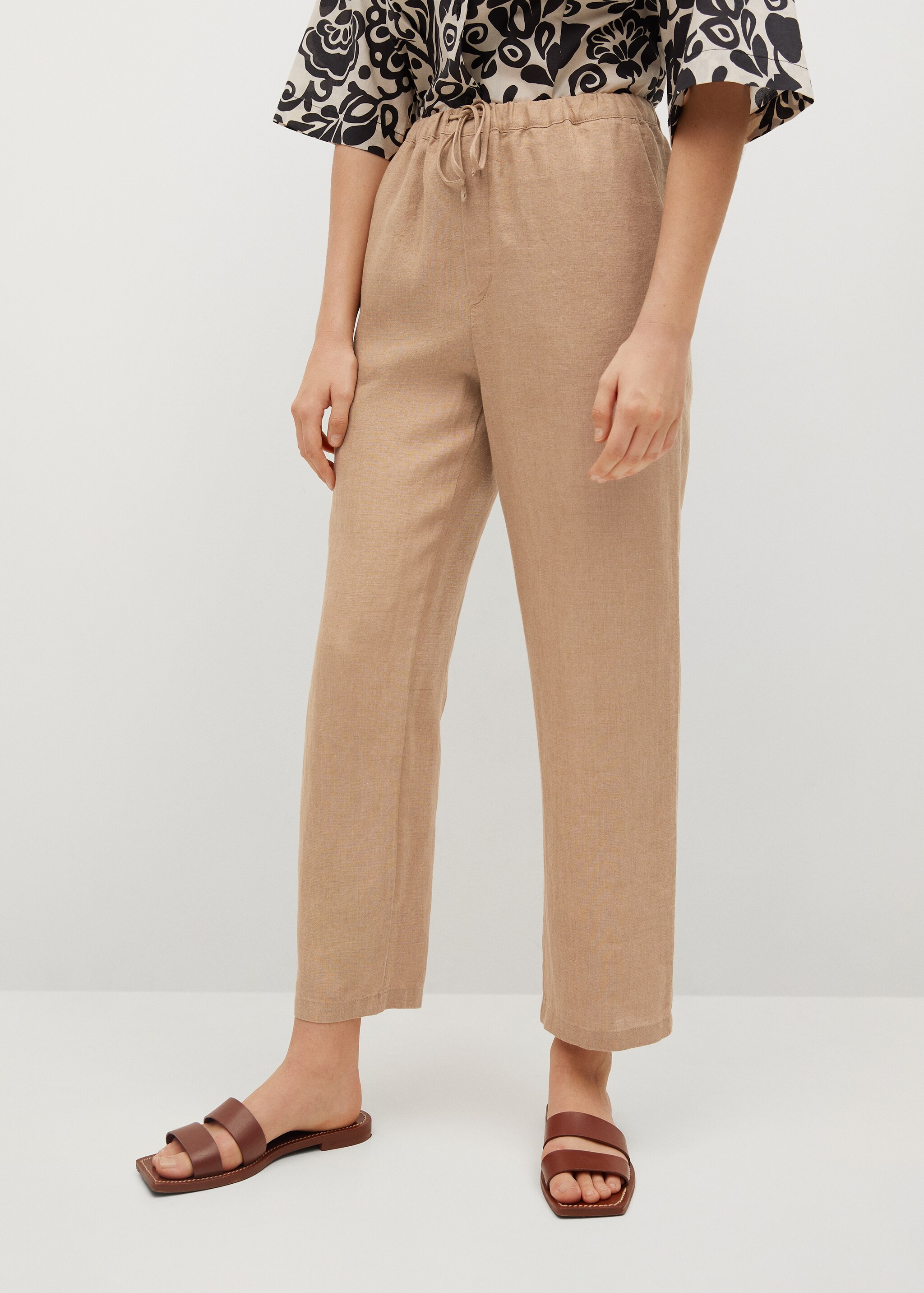 Pantalón 100% lino - Plano medio