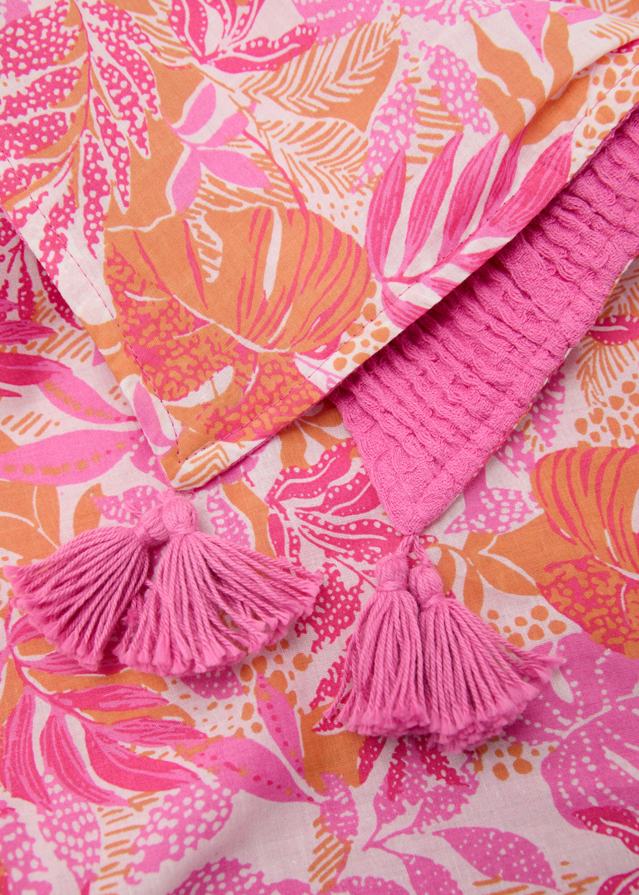 Beach towel with leaves design - Medium plane, Strawberry. Ref: 87047895-00.