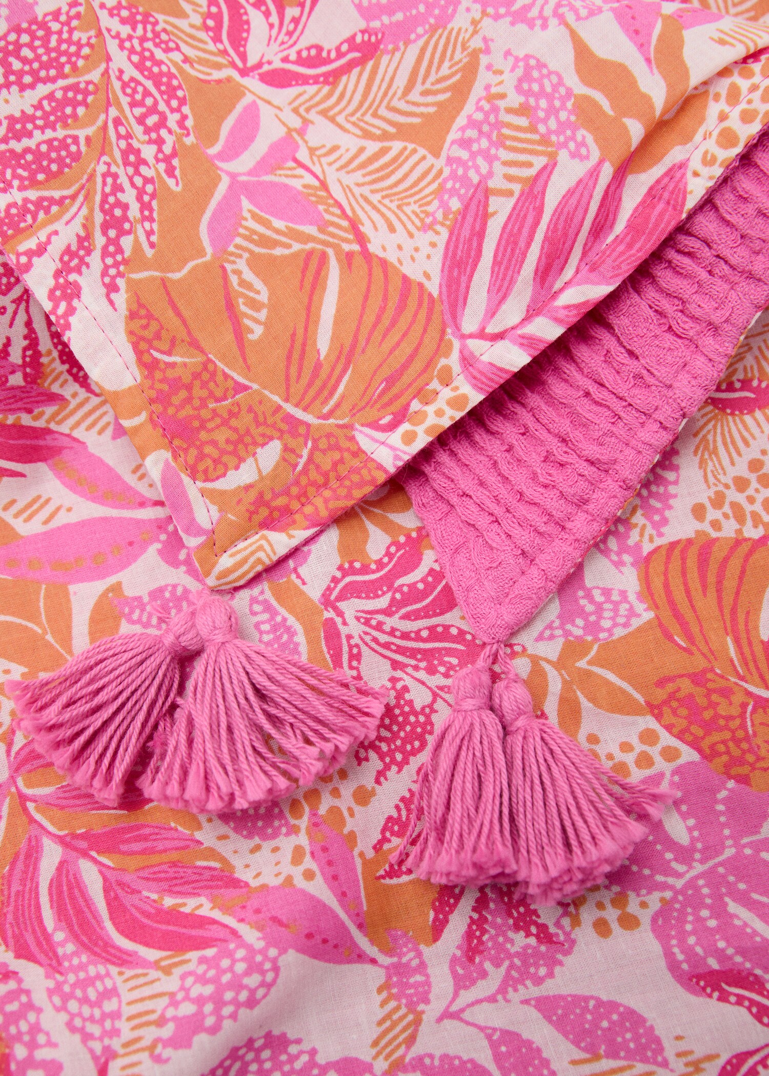 Beach towel with leaves design - Medium plane