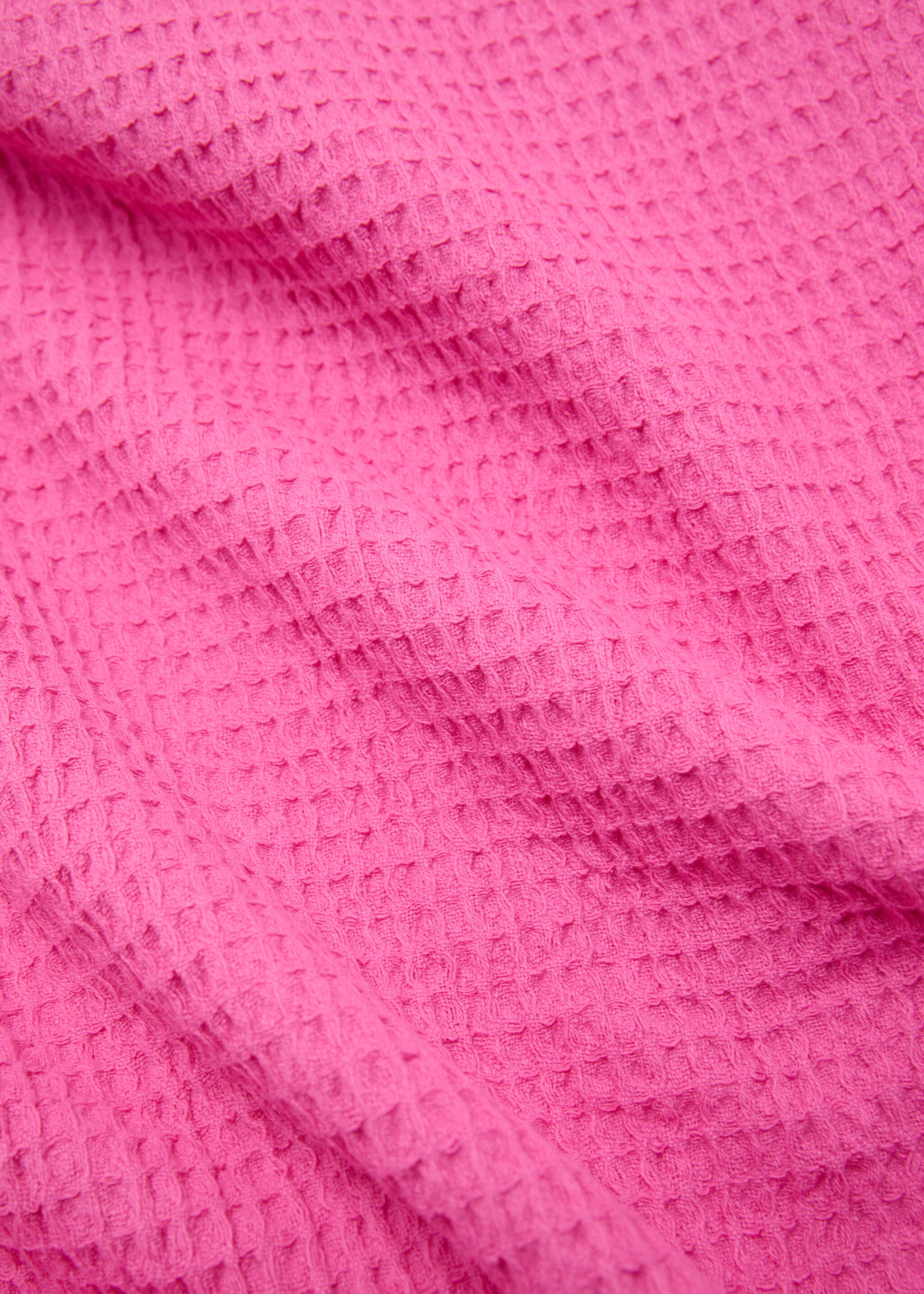 Beach towel with leaves design - Details of the article 1, Strawberry. Ref: 87047895-00.