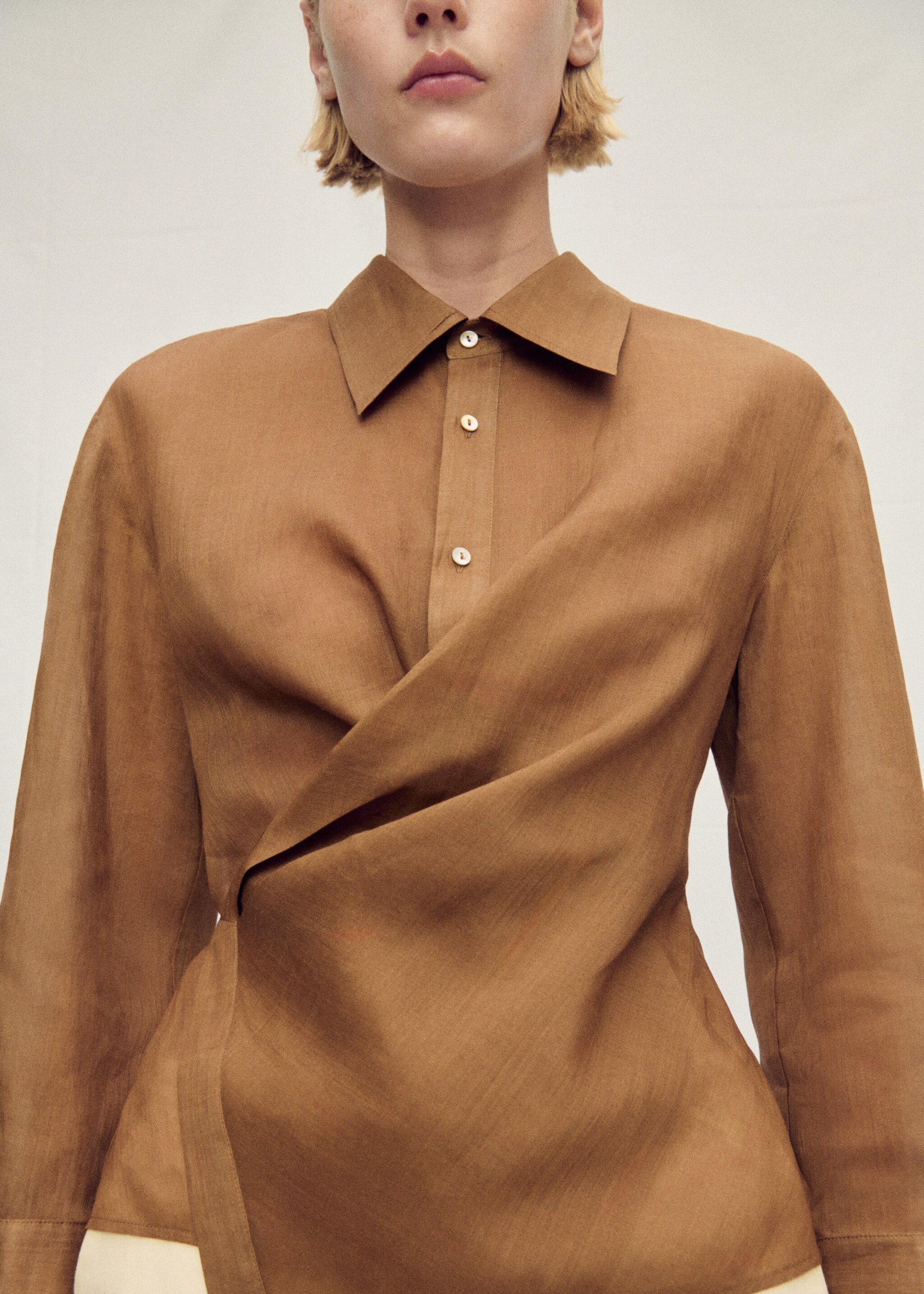 Ramie shirt with asymmetrical closure - Medium plane, Brown. Ref: 87047896-00.