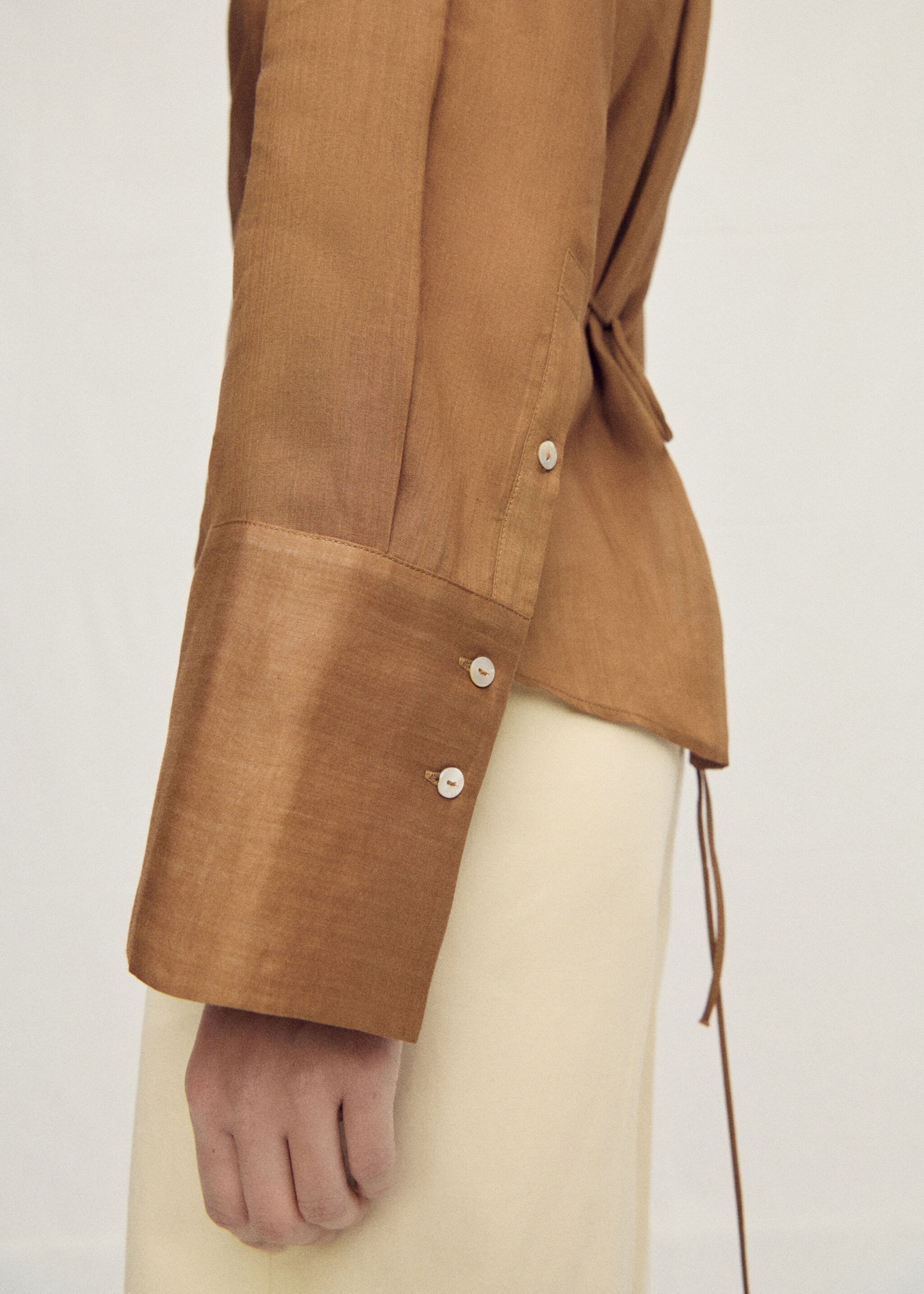 Ramie shirt with asymmetrical closure - Details of the article 6, Brown. Ref: 87047896-00.