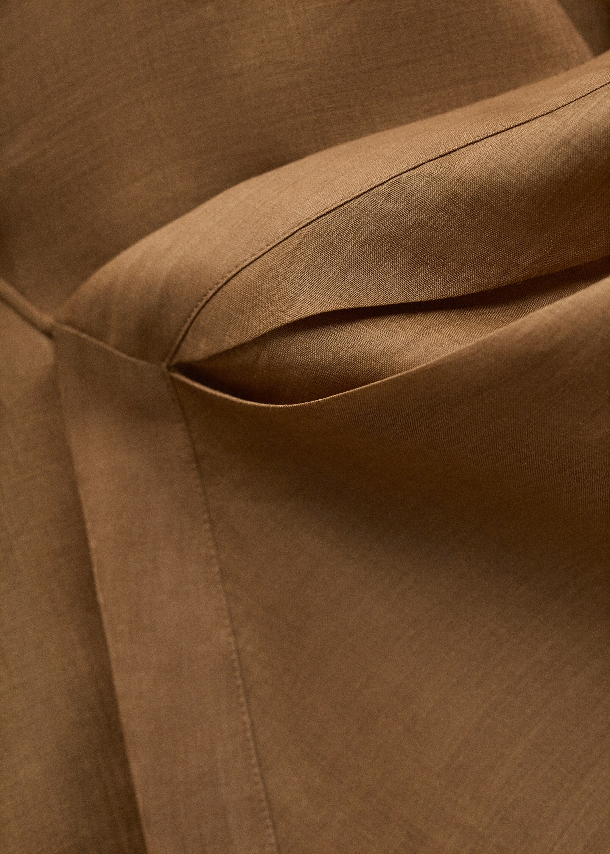 Ramie shirt with asymmetrical closure - Details of the article 8, Brown. Ref: 87047896-00.