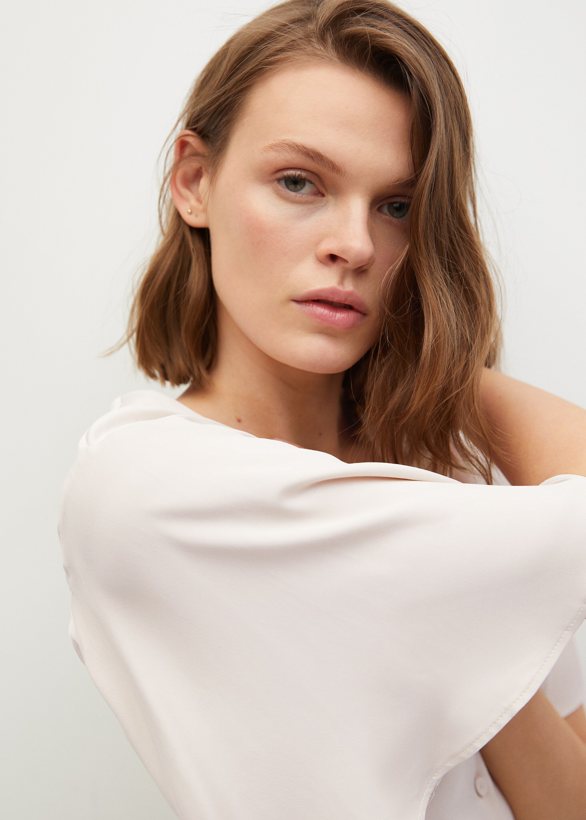 Blusa fluida satinada - Detalle del artículo 2
