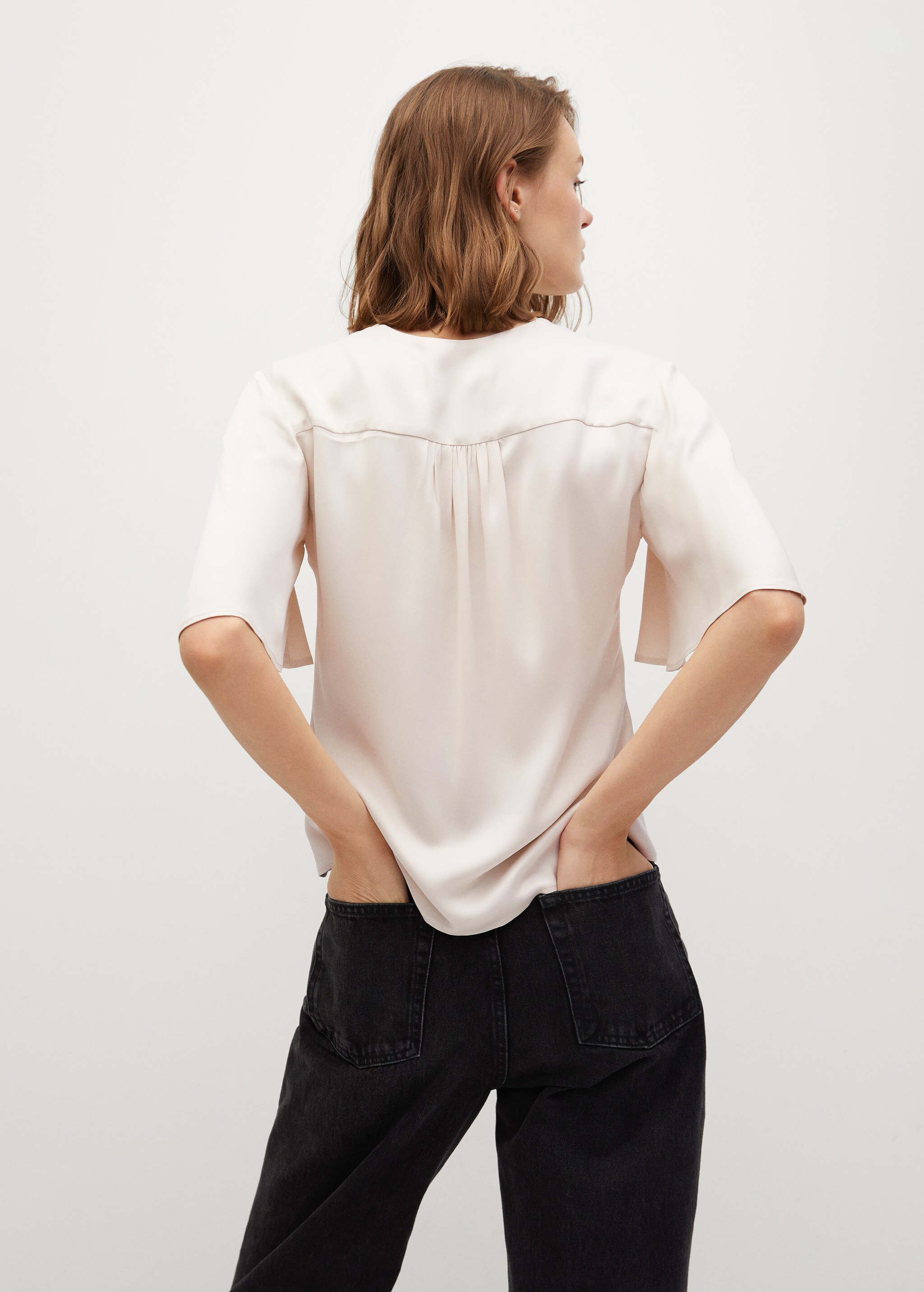 Blusa fluida satinada - Reverso del artículo