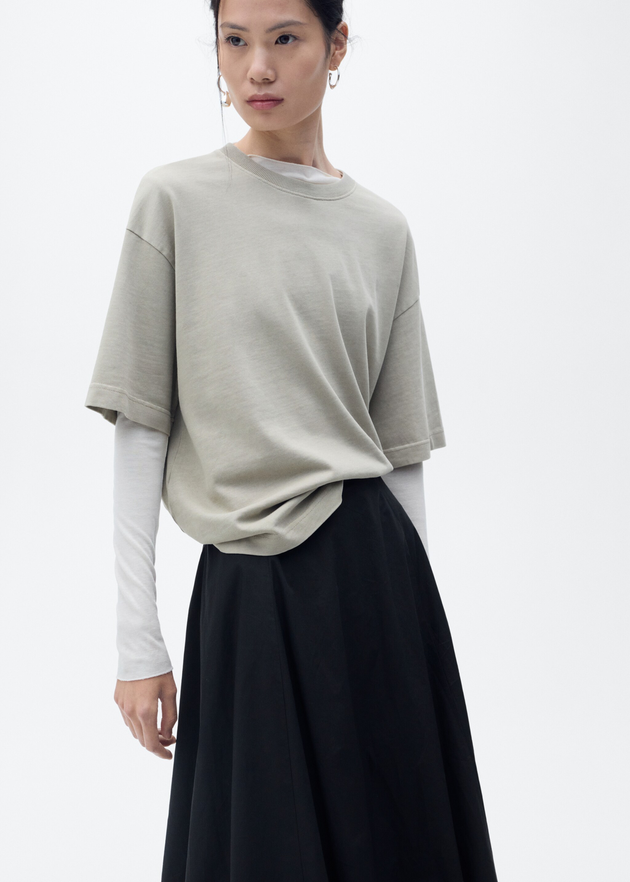 Balloon midi skirt - Details of the article 1, Black. Ref: 87048264-00.