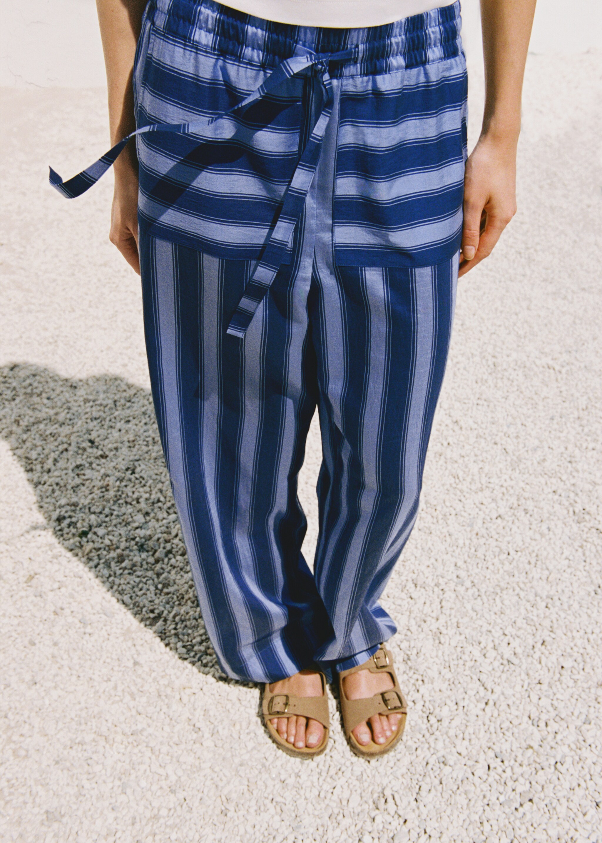 Woven lyocell trousers with two-tone stripes - Details of the article 7, Blue. Ref: 87048651-00.