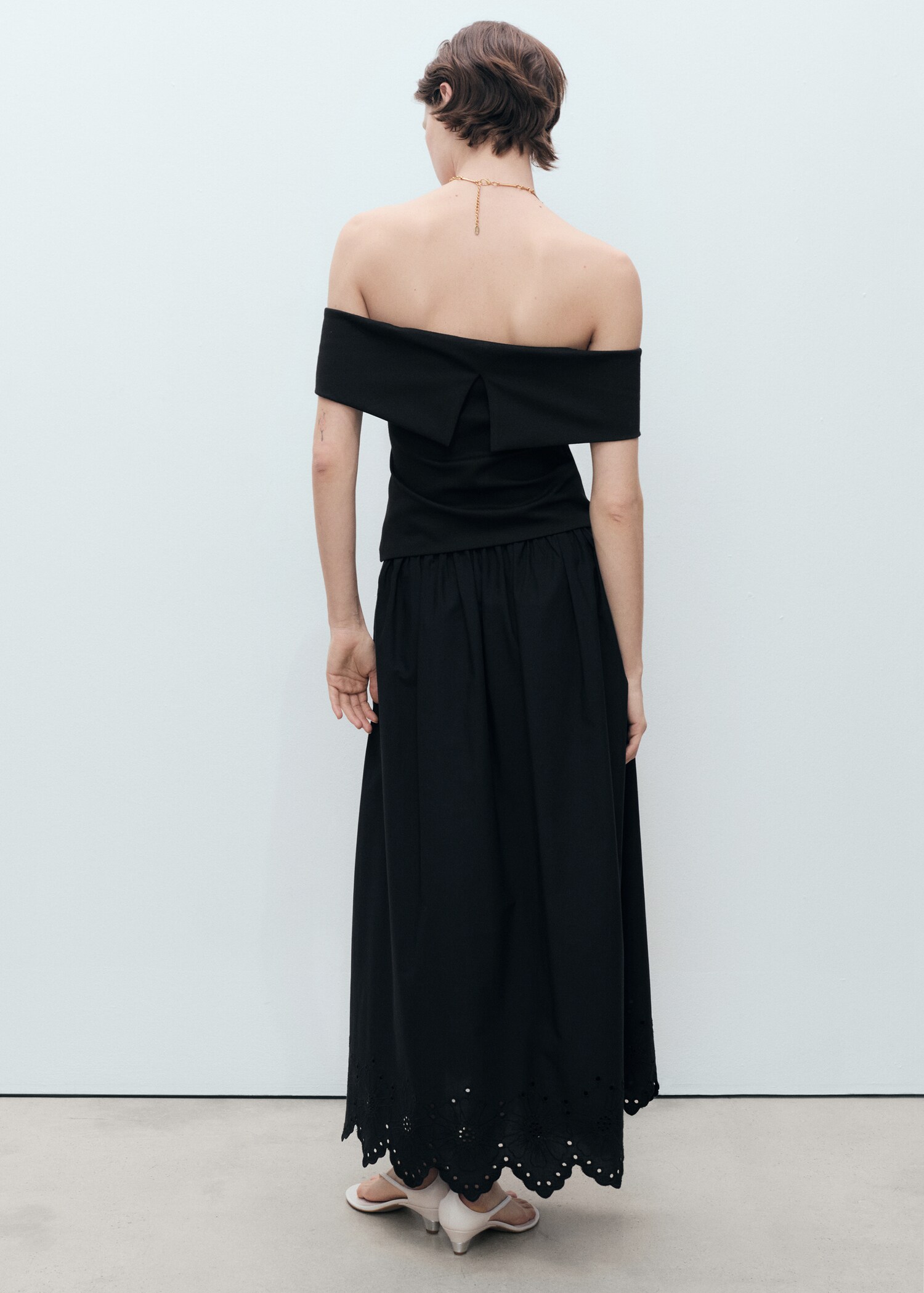 Cotton skirt with embroidered hem - Reverse of the article