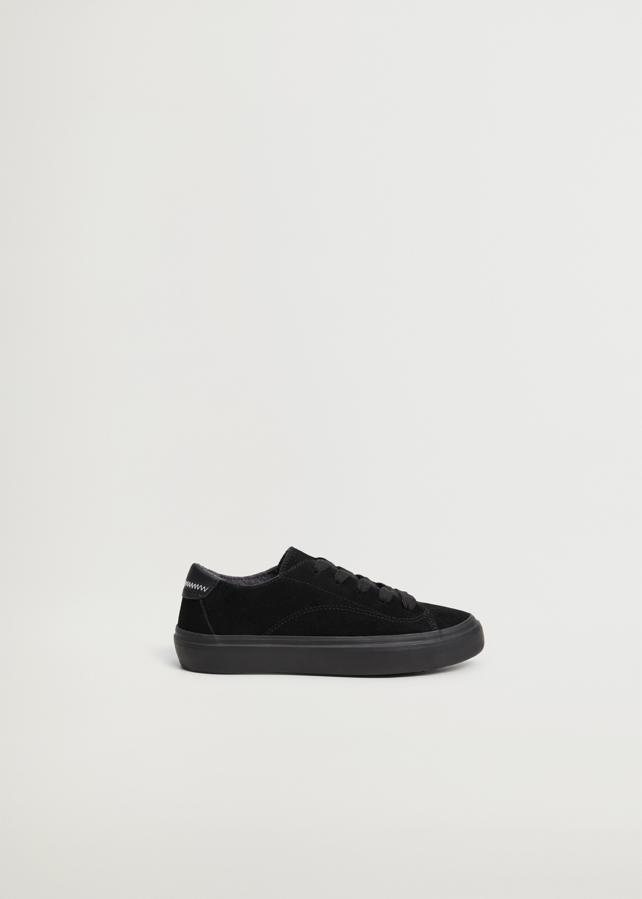Deportiva ante cordones - Artículo sin modelo