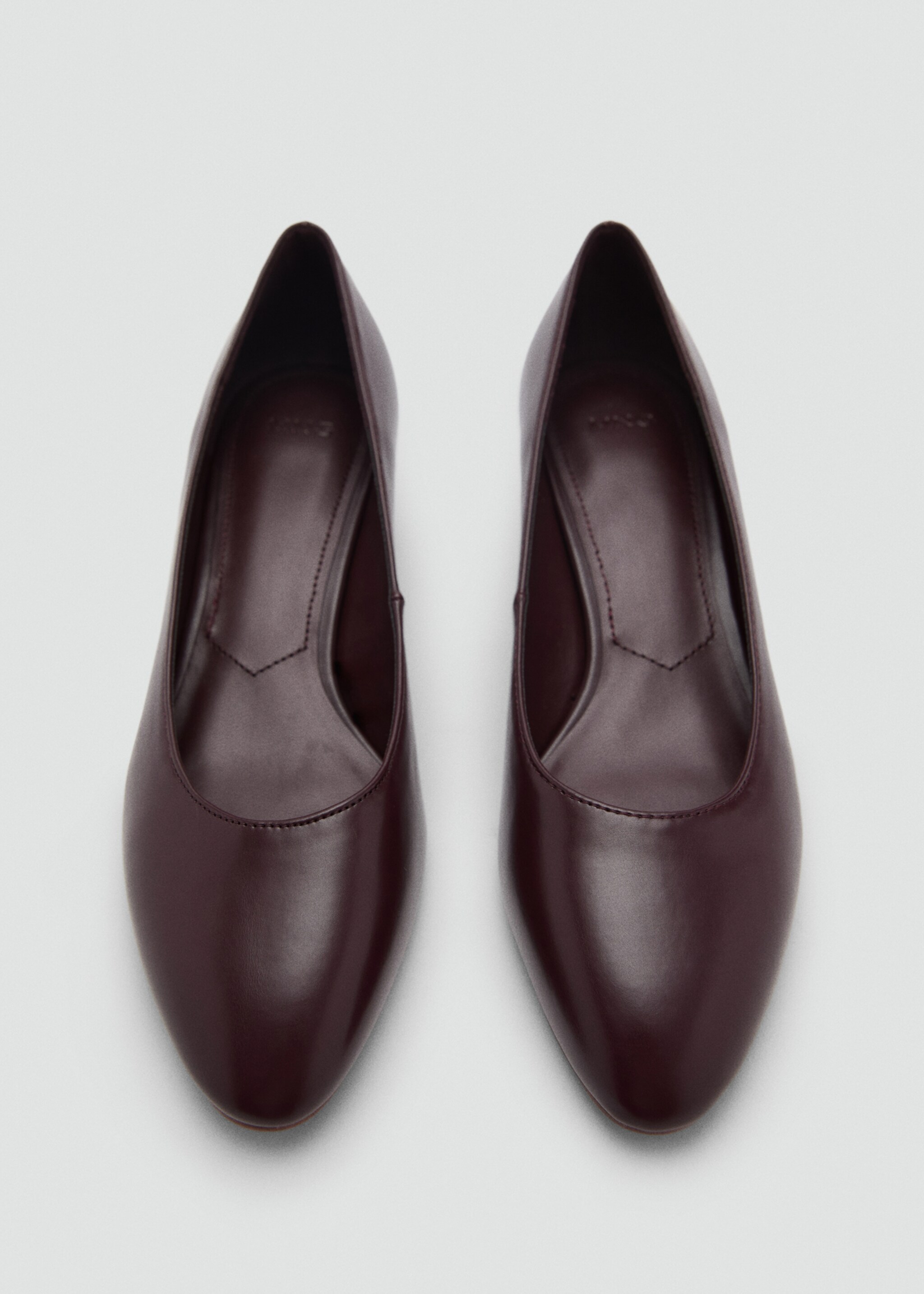Kitten shoe with round toe - Details of the article 2, Burgundy. Ref: 87050210-00.