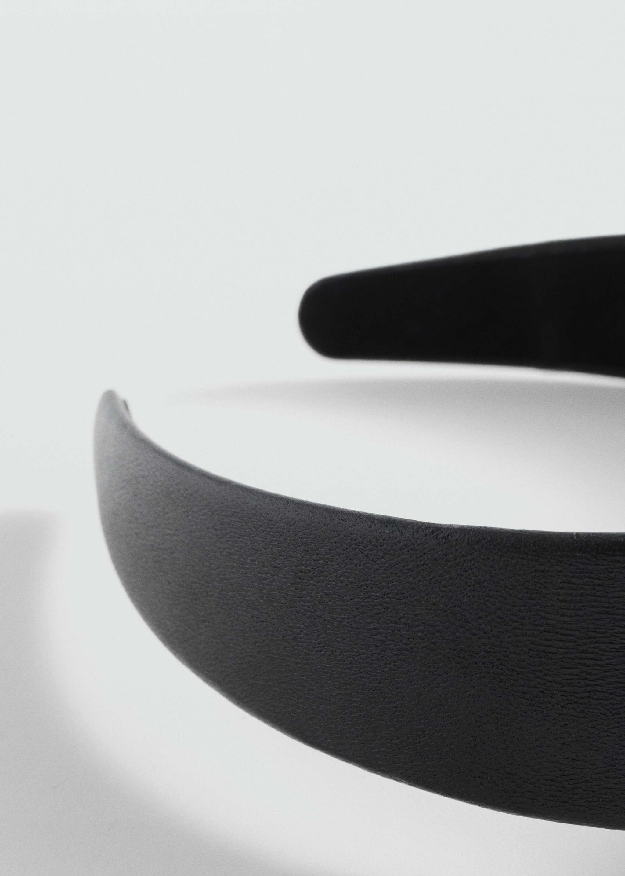 Leren haarband - Middenvlak, Zwart. Ref: 87050218-00.