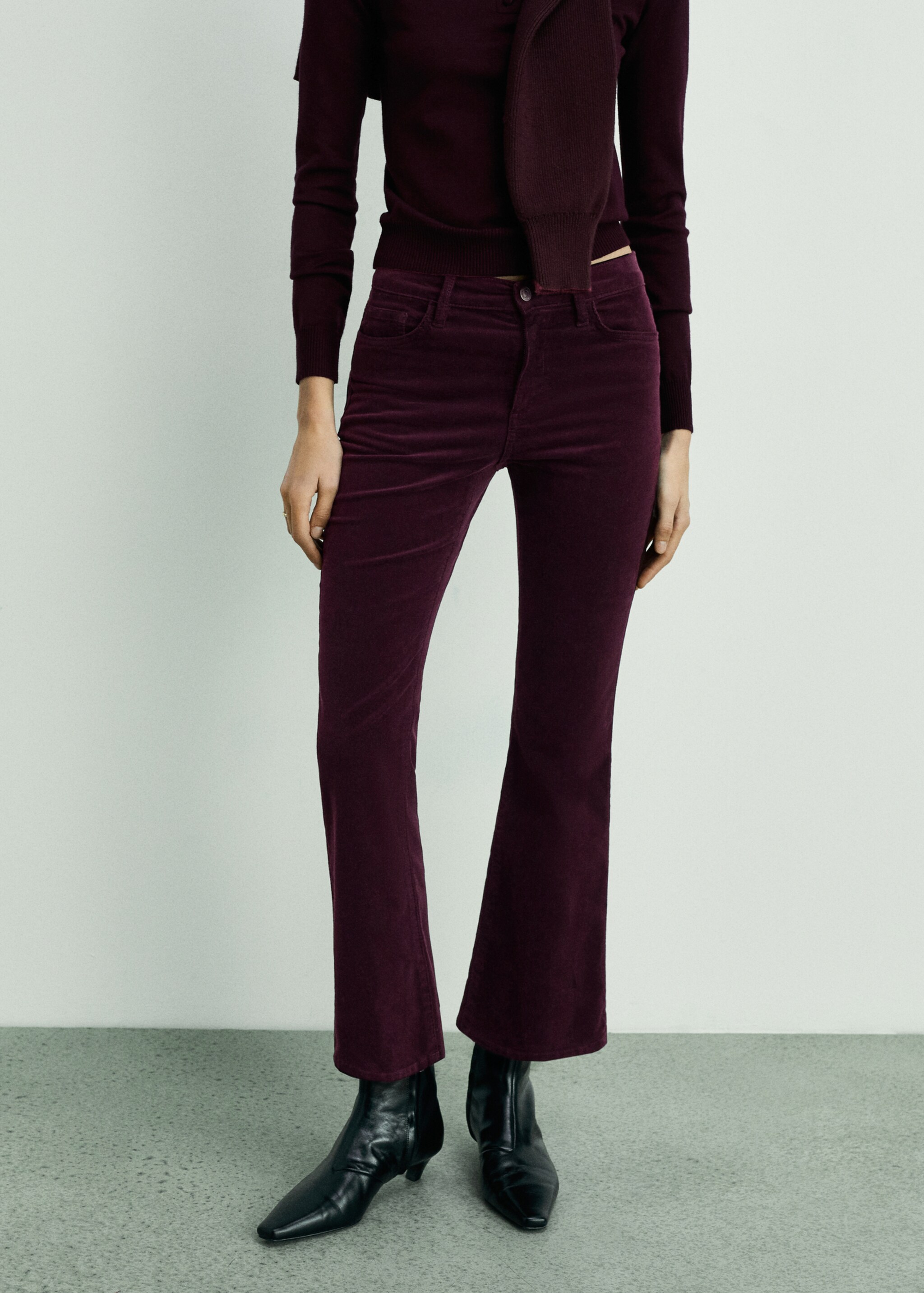 Sienna flared cropped corduroy trousers - Medium plane, Wine. Ref: 87050227-00.
