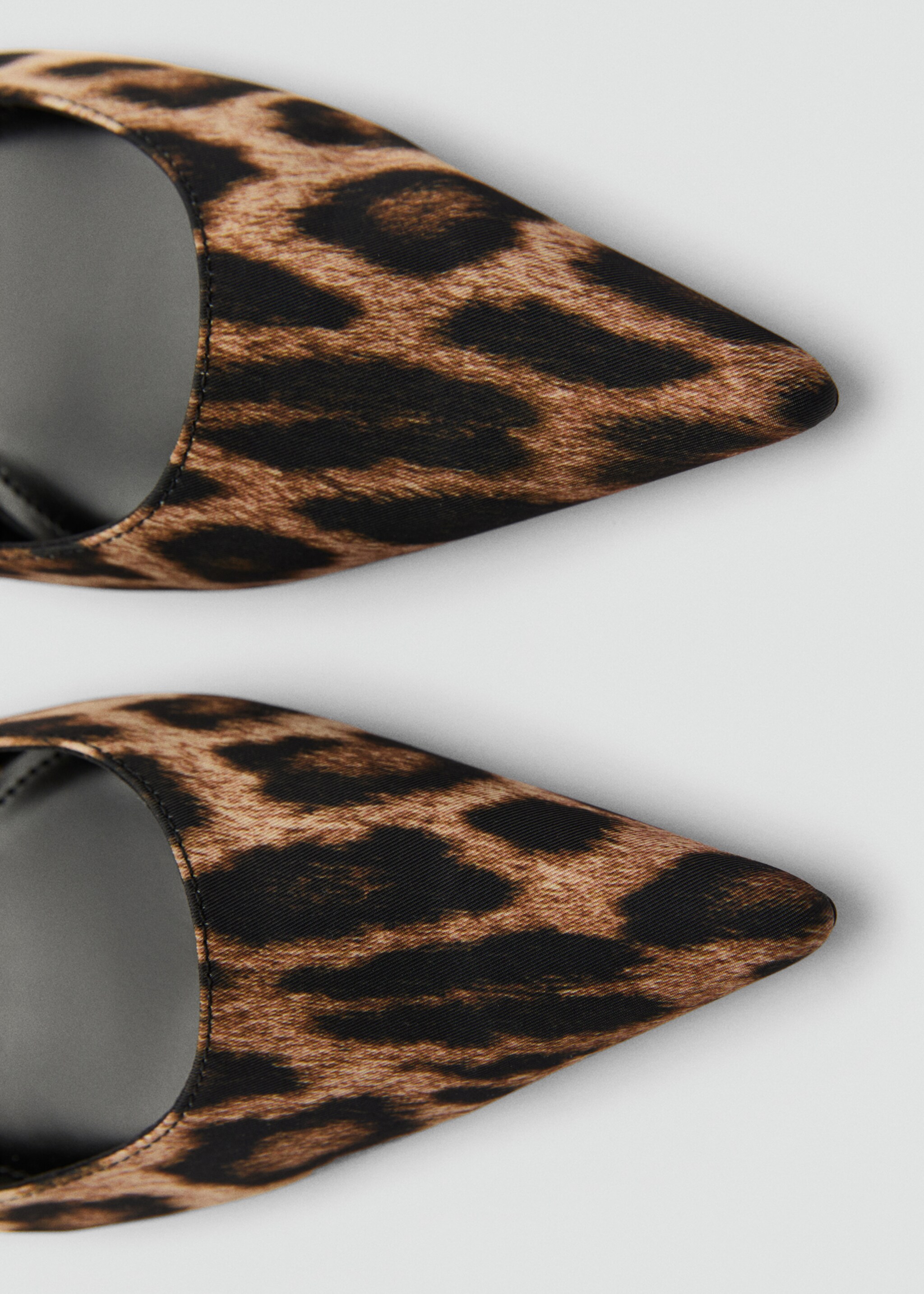 Leopard-print heeled shoes - Details of the article 2, Black. Ref: 87050256-00.