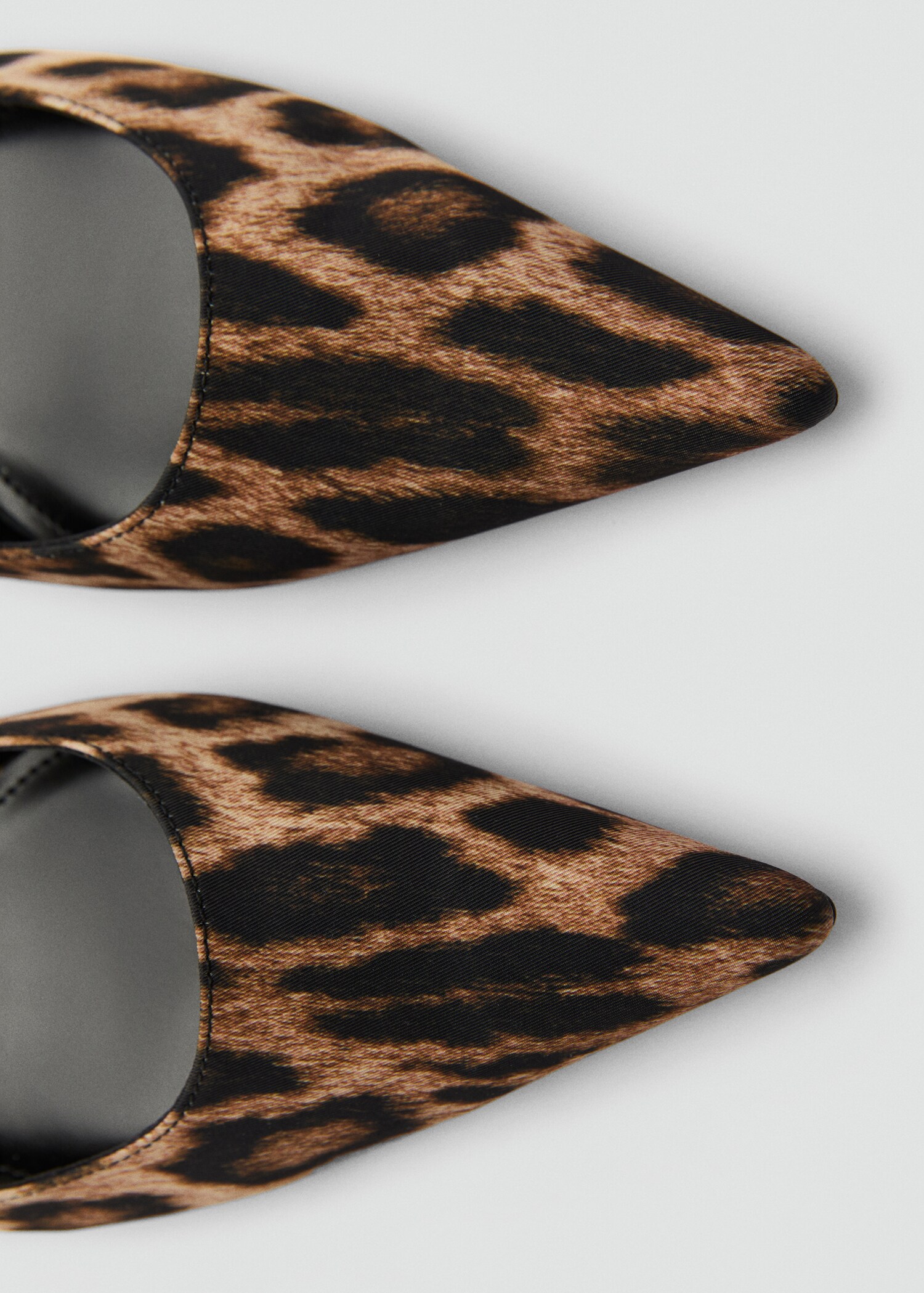 Leopard-print heeled shoes - Details of the article 2