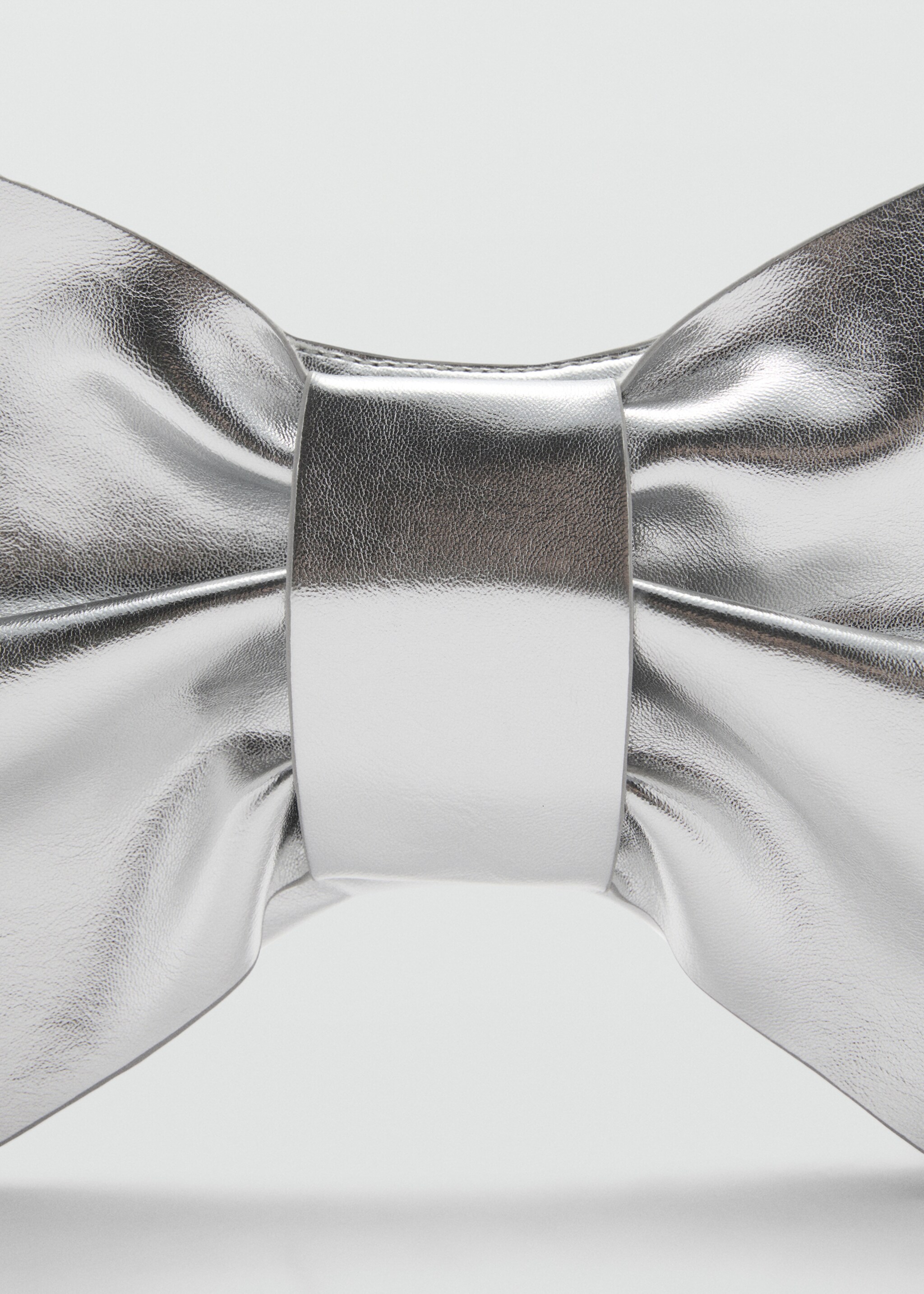 Metallic bow bag - Details of the article 1, Silver. Ref: 87050263-00.
