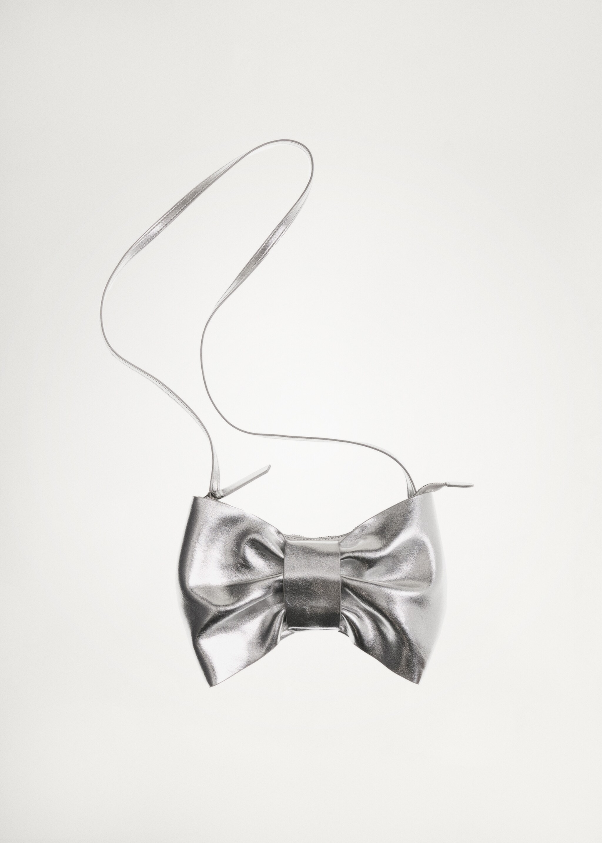 Metallic bow bag - Details of the article 9, Silver. Ref: 87050263-00.