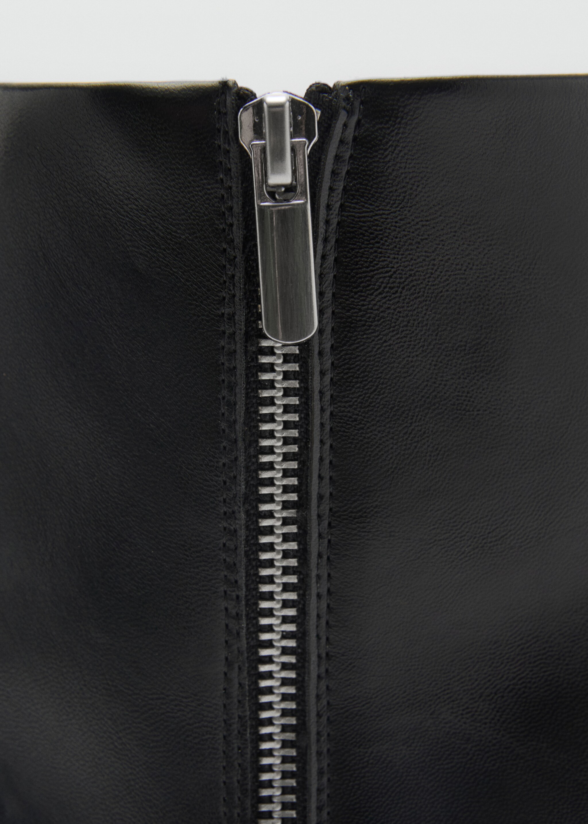 Pointed boots with zip - Details of the article 1, Black. Ref: 87050290-00.