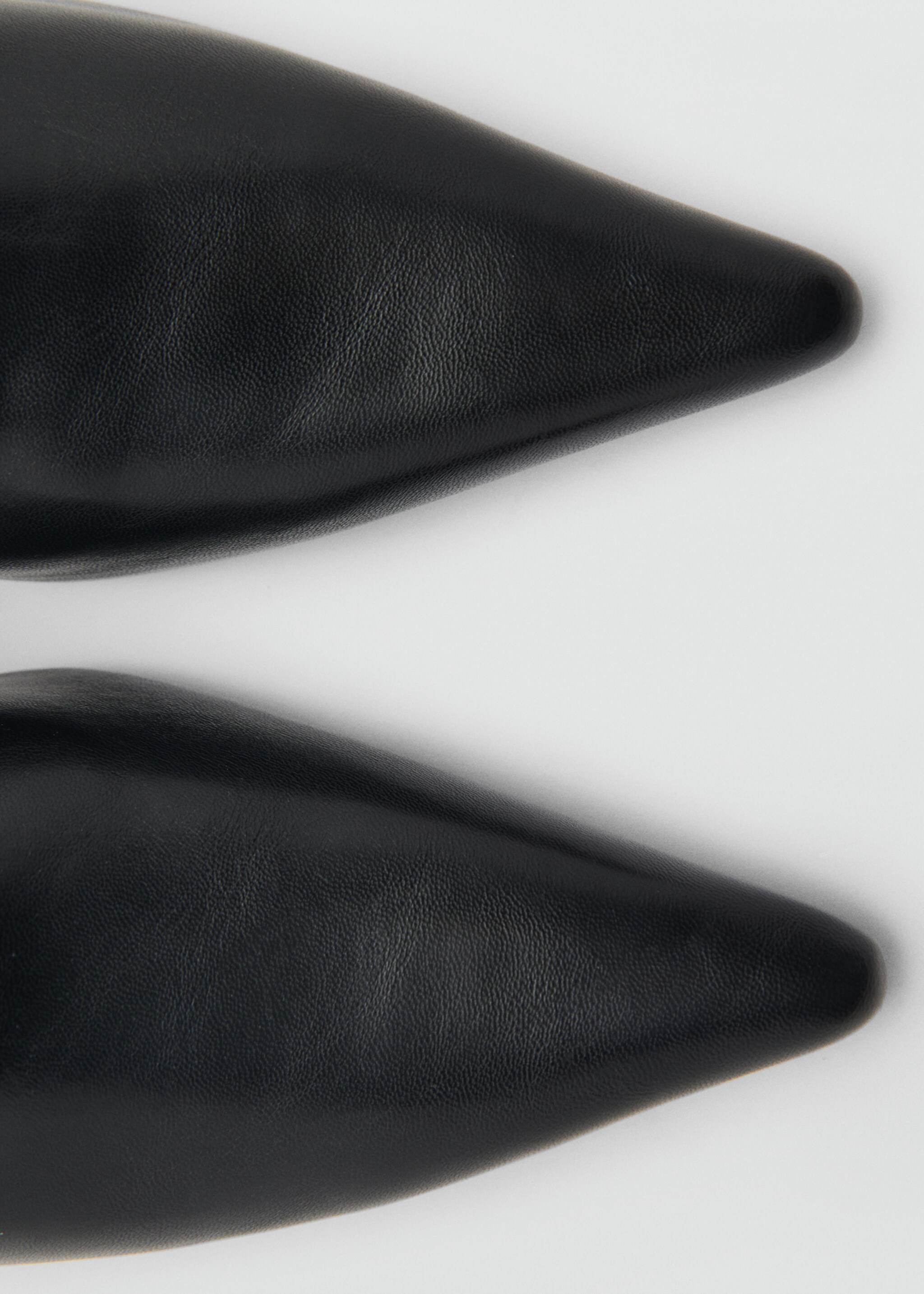 Pointed boots with zip - Details of the article 3, Black. Ref: 87050290-00.