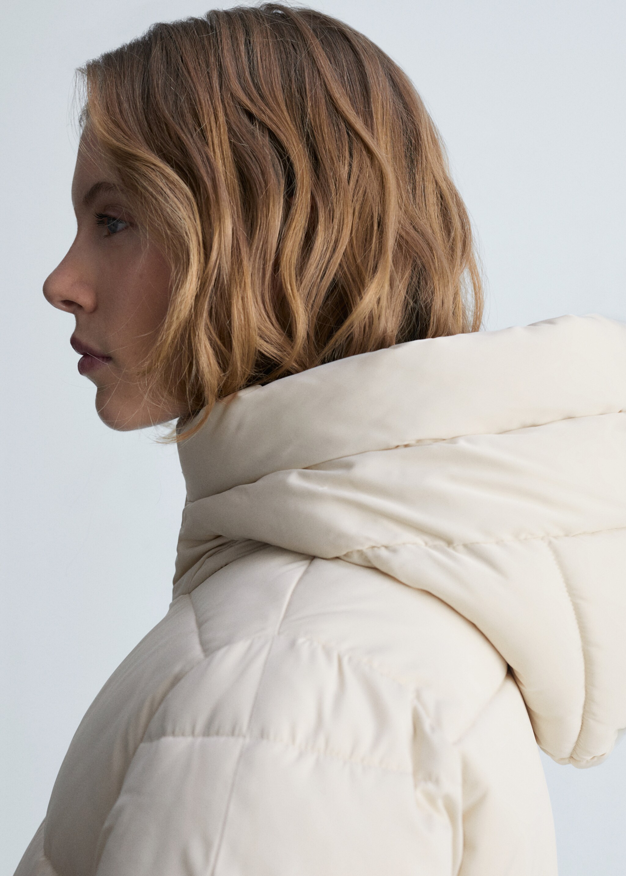 Midi quilted anorak with hood - Details of the article 1, Ecru. Ref: 87050306-00.