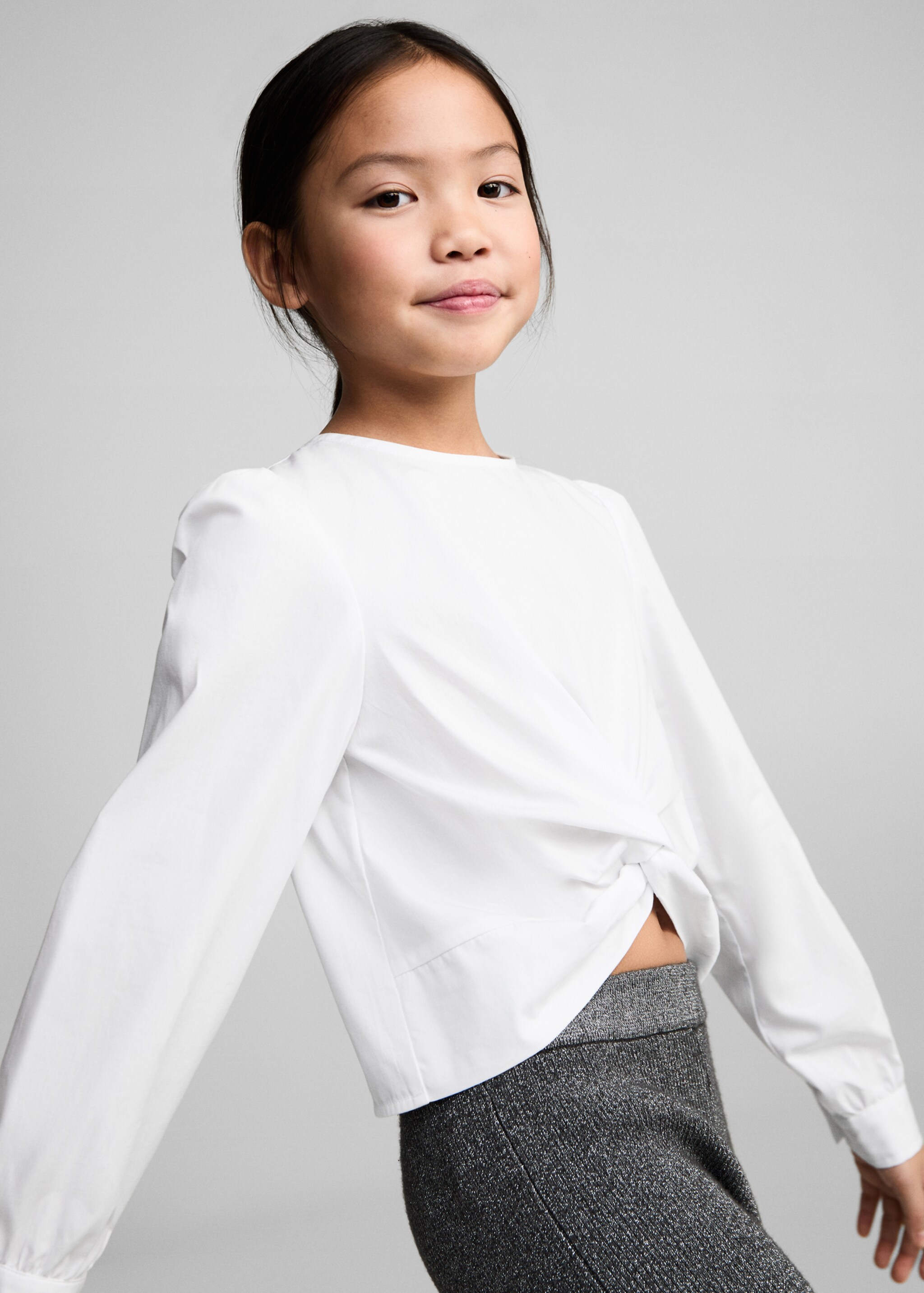 Knotted-hem cotton blouse - Details of the article 1, White. Ref: 87050327-00.