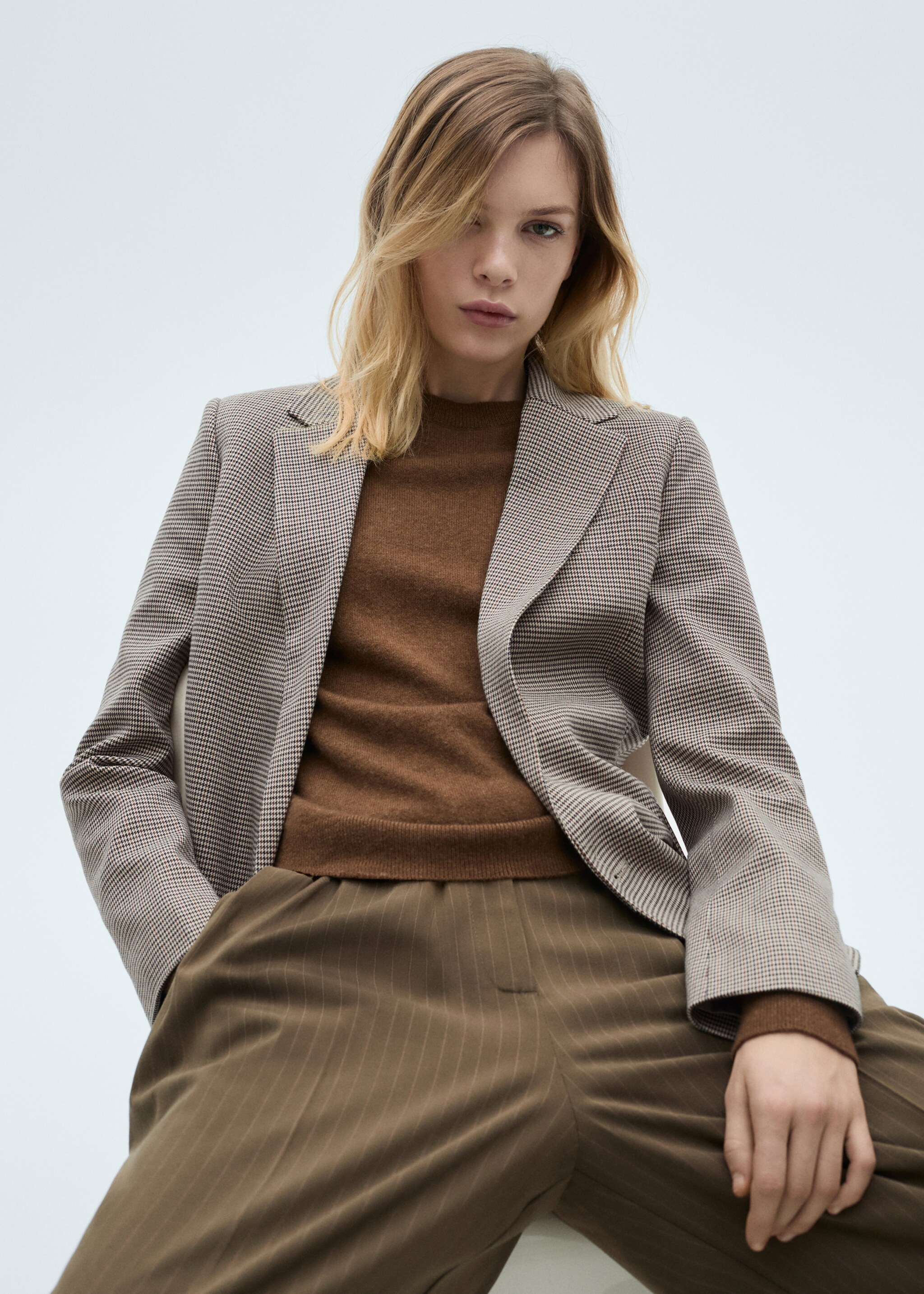 Double-breasted jacket - Details of the article 2, Brown. Ref: 87050355-00.