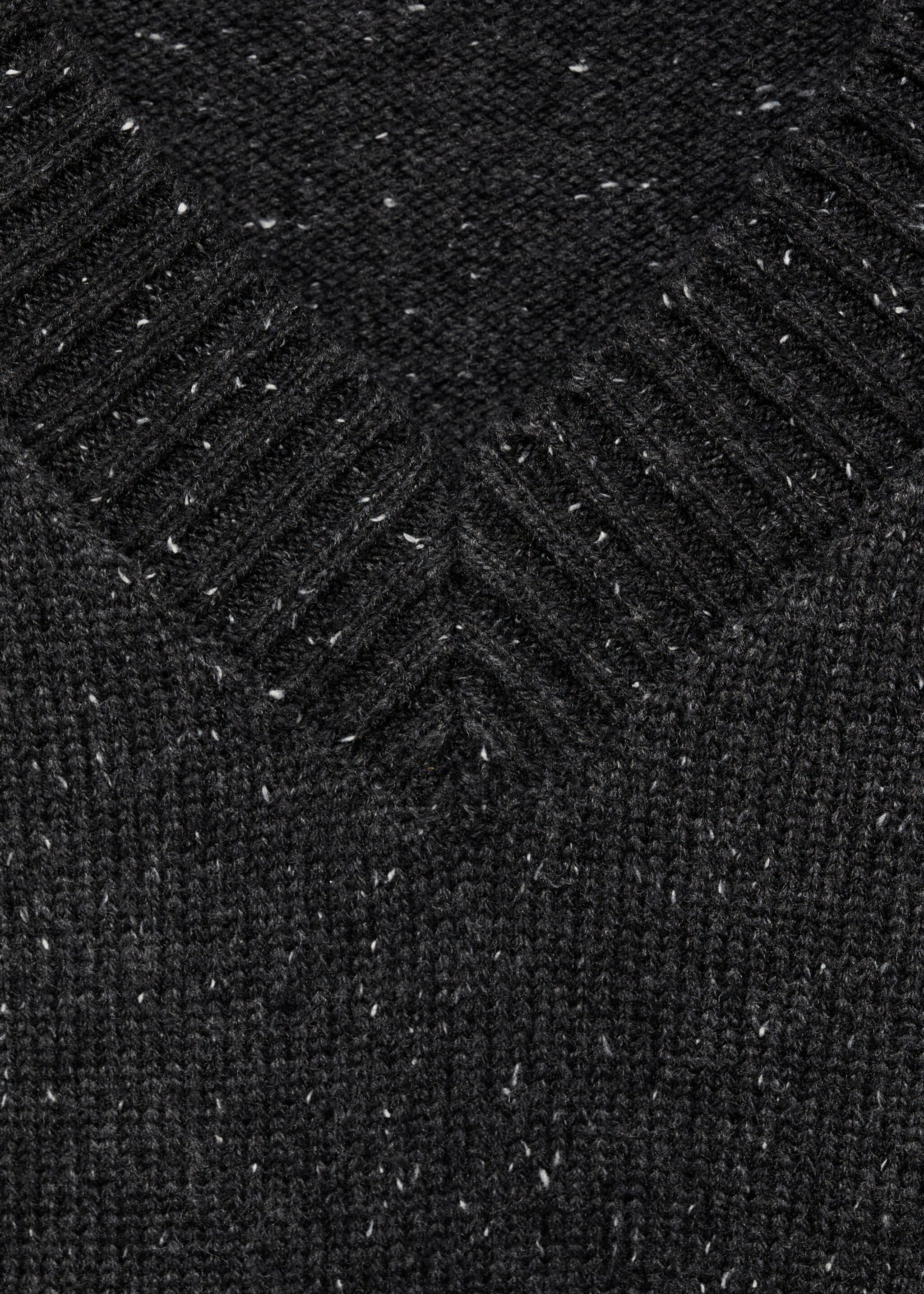 Vestă din tricot cu guler în V - Detaliu al articolului 8, Gri mediu. Ref: 87050361-00.