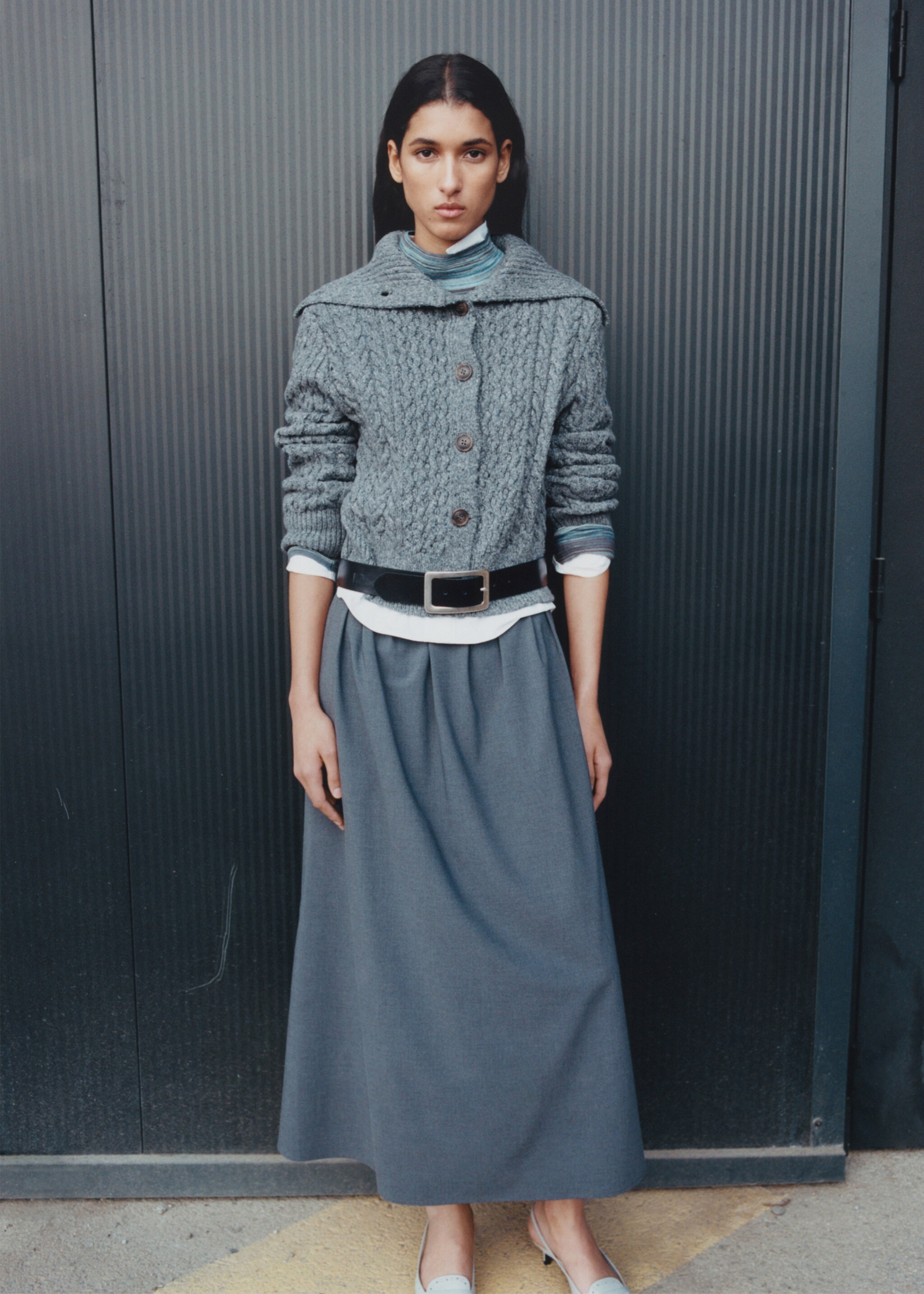 Cabled heather cardigan - Details of the article 7, Grey. Ref: 87050367-00.