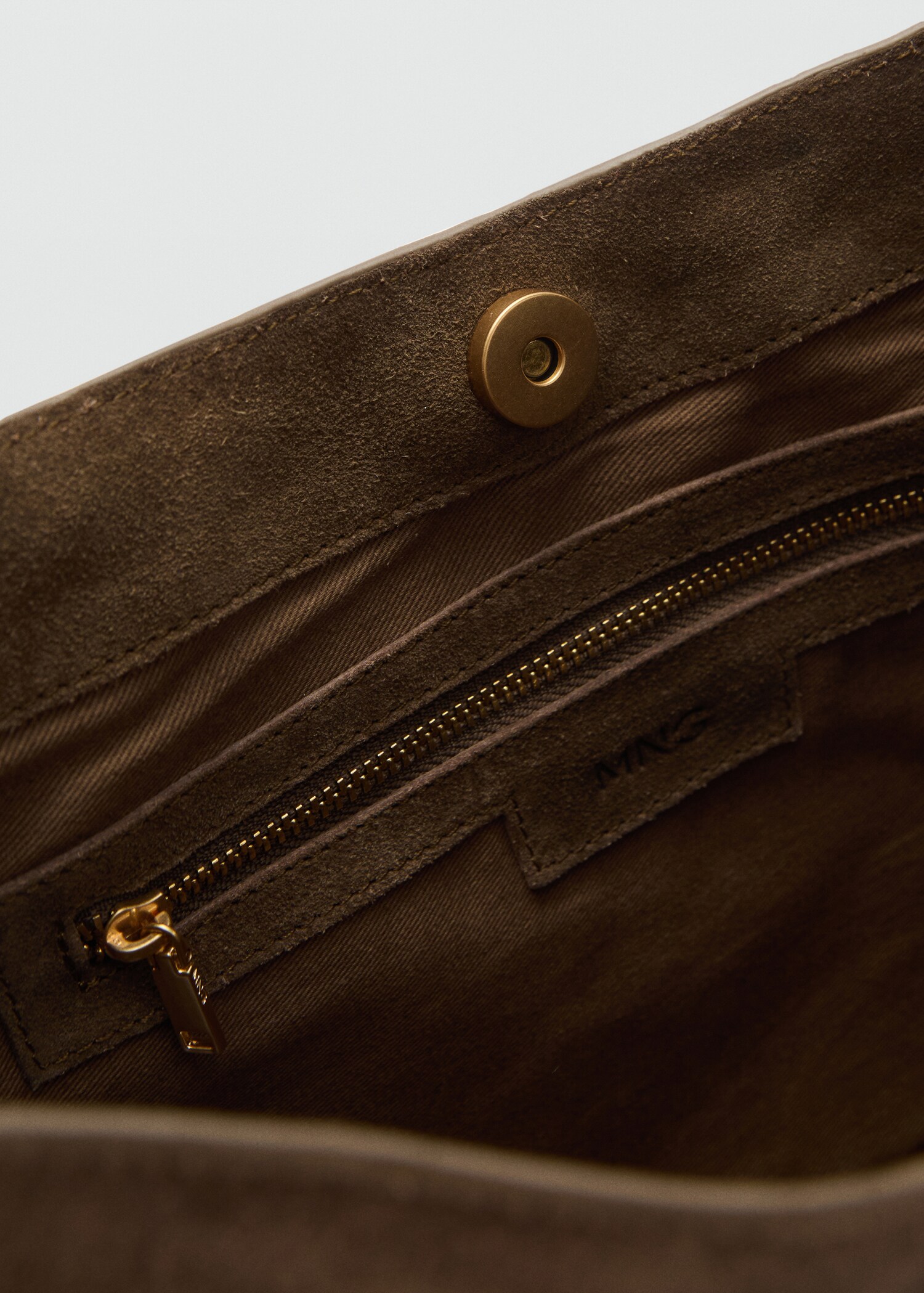 100% split leather bag with buckle - Details of the article 3