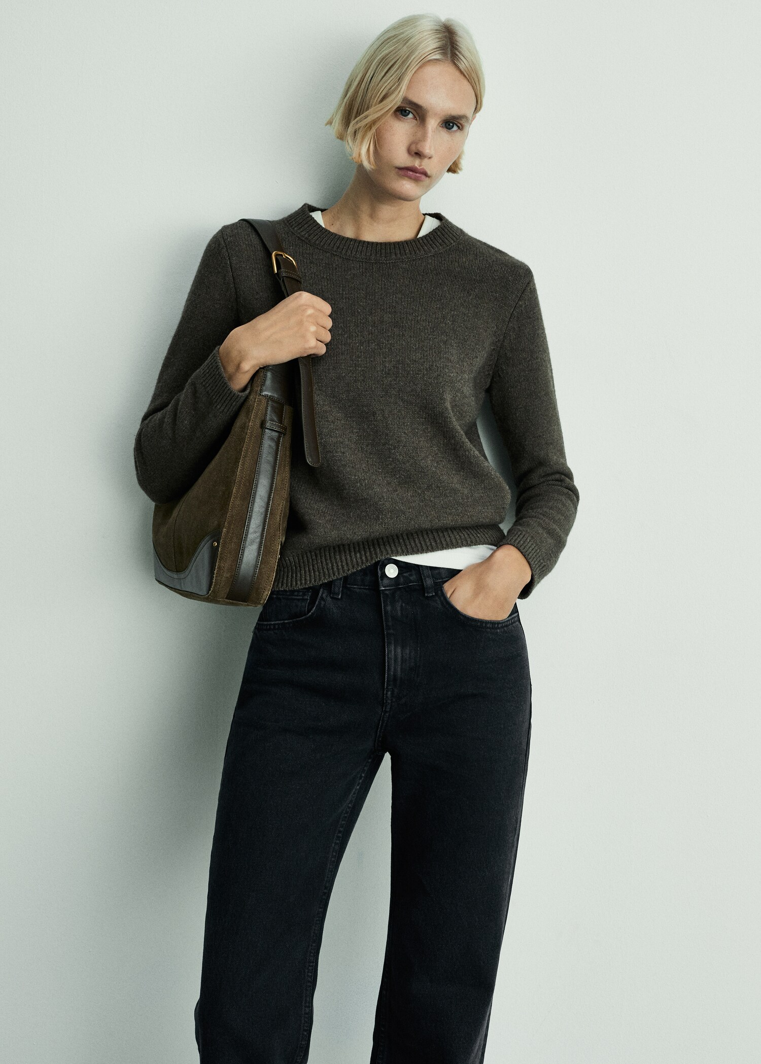 100% split leather bag with buckle - Details of the article 8