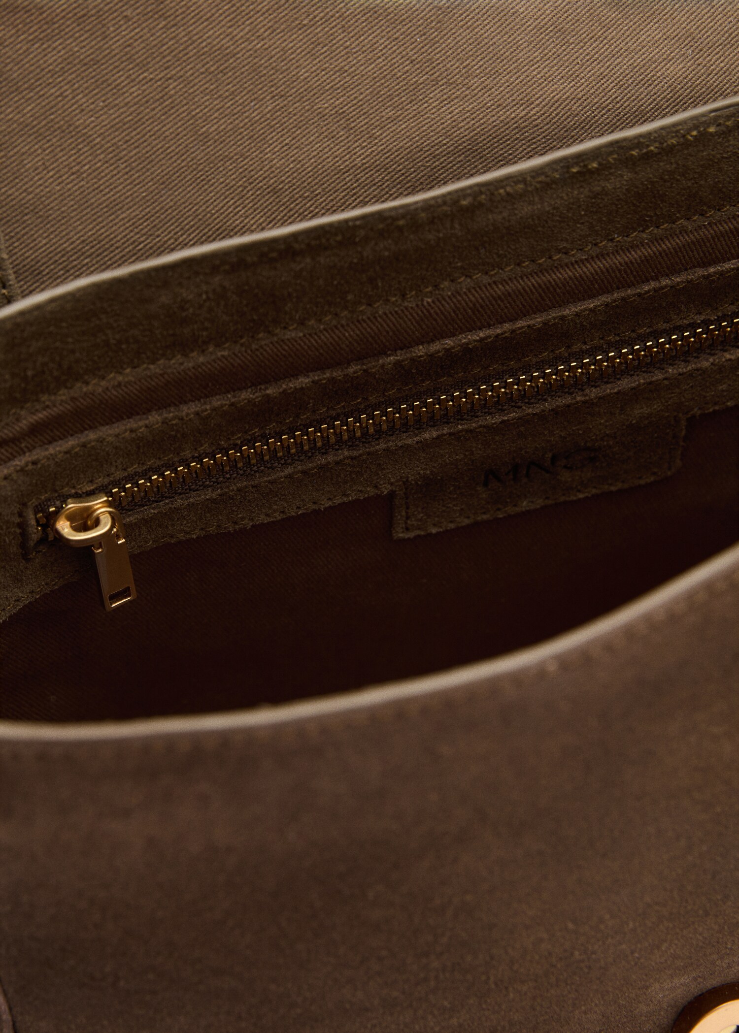Buckle leather bag - Details of the article 2
