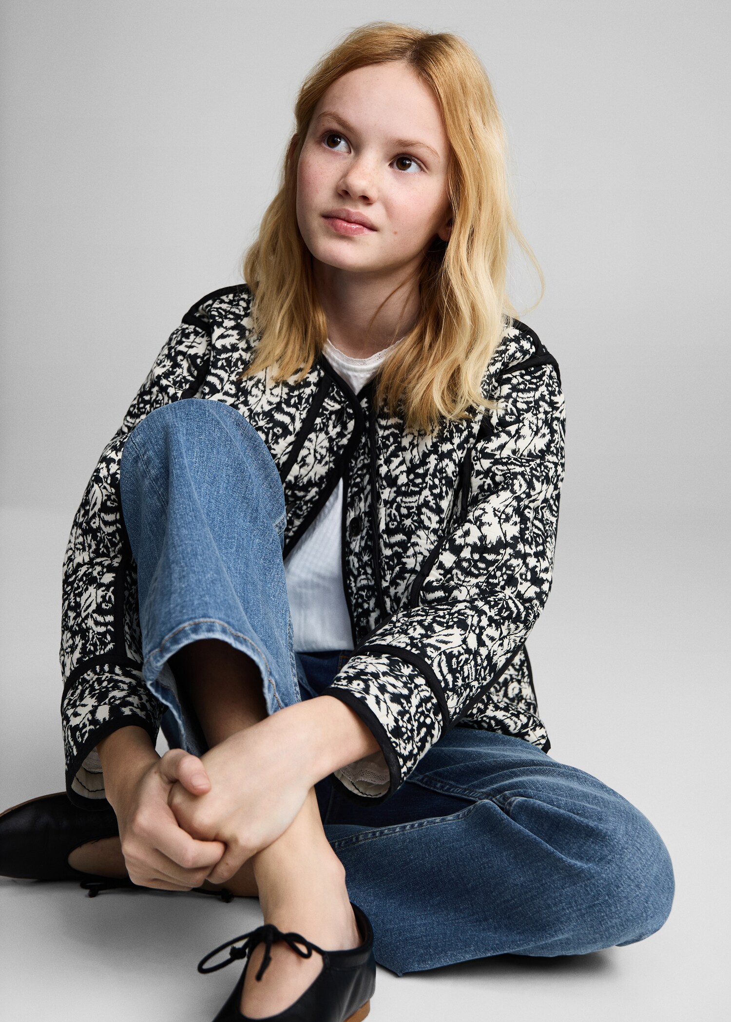 Buttons flare jeans - Details of the article 2